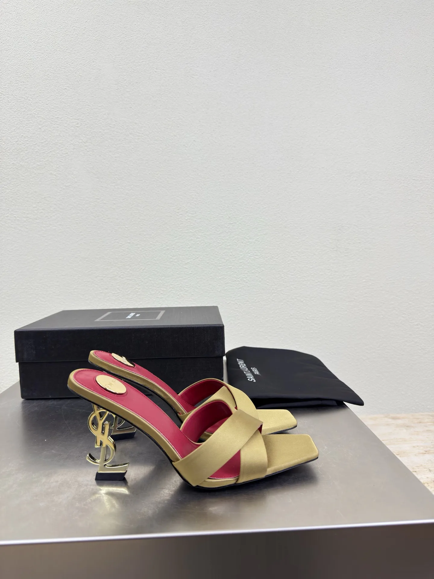 Сандалии Женские Saint Laurent 1693067
