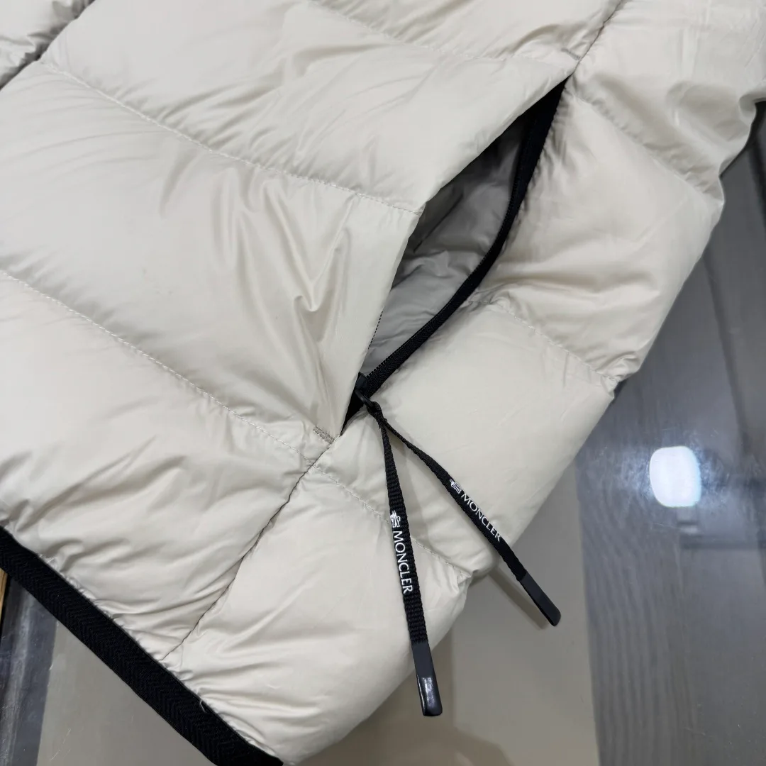 Жилеты Женские Moncler 18001990