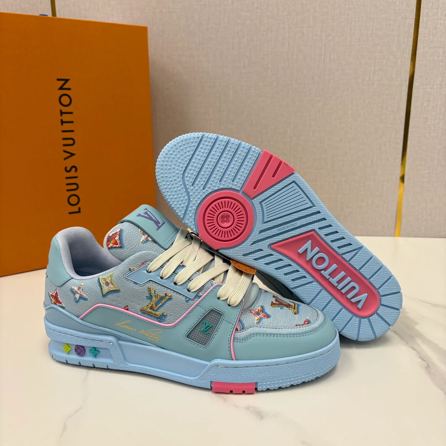 Кроссовки Женские Louis Vuitton 13140845