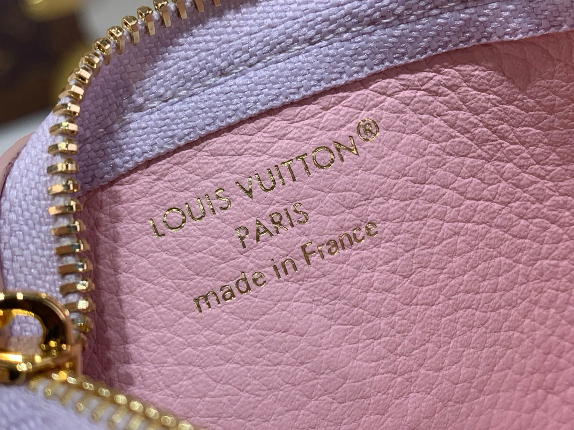 Клатчи Женские Louis Vuitton 17499377