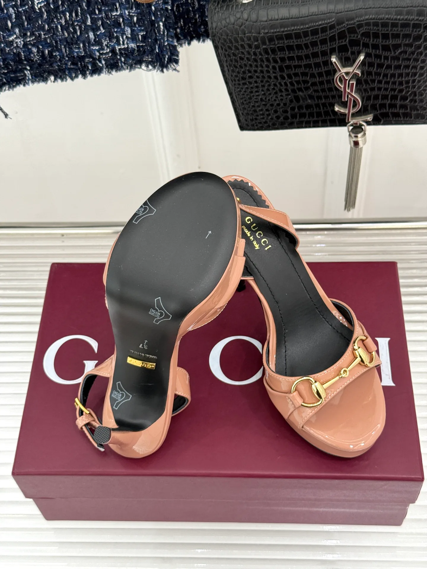 Босоножки Женские Gucci 17646533