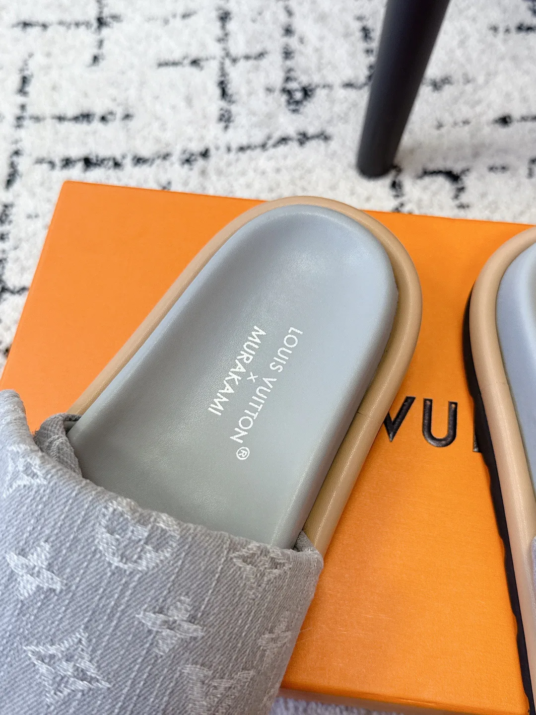 Шлепанцы Женские Louis Vuitton 1752824