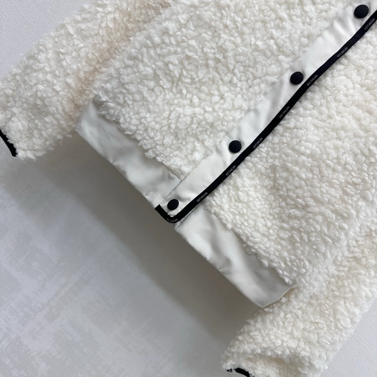 Куртки И Пуховики Женские Moncler 17927256