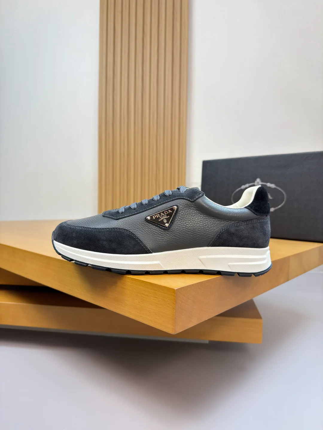 Кроссовки Женские Prada 2389704