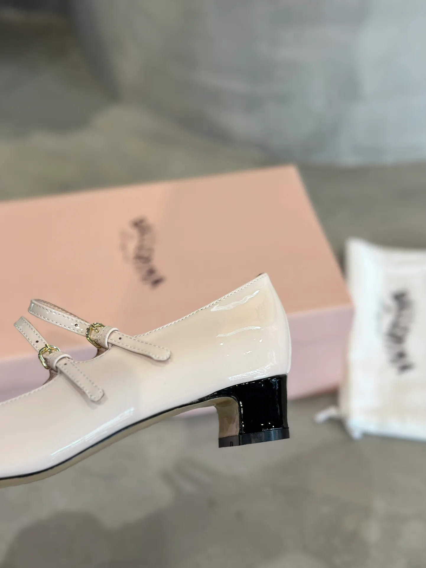 Туфли Женские Salvatore Ferragamo 13368387