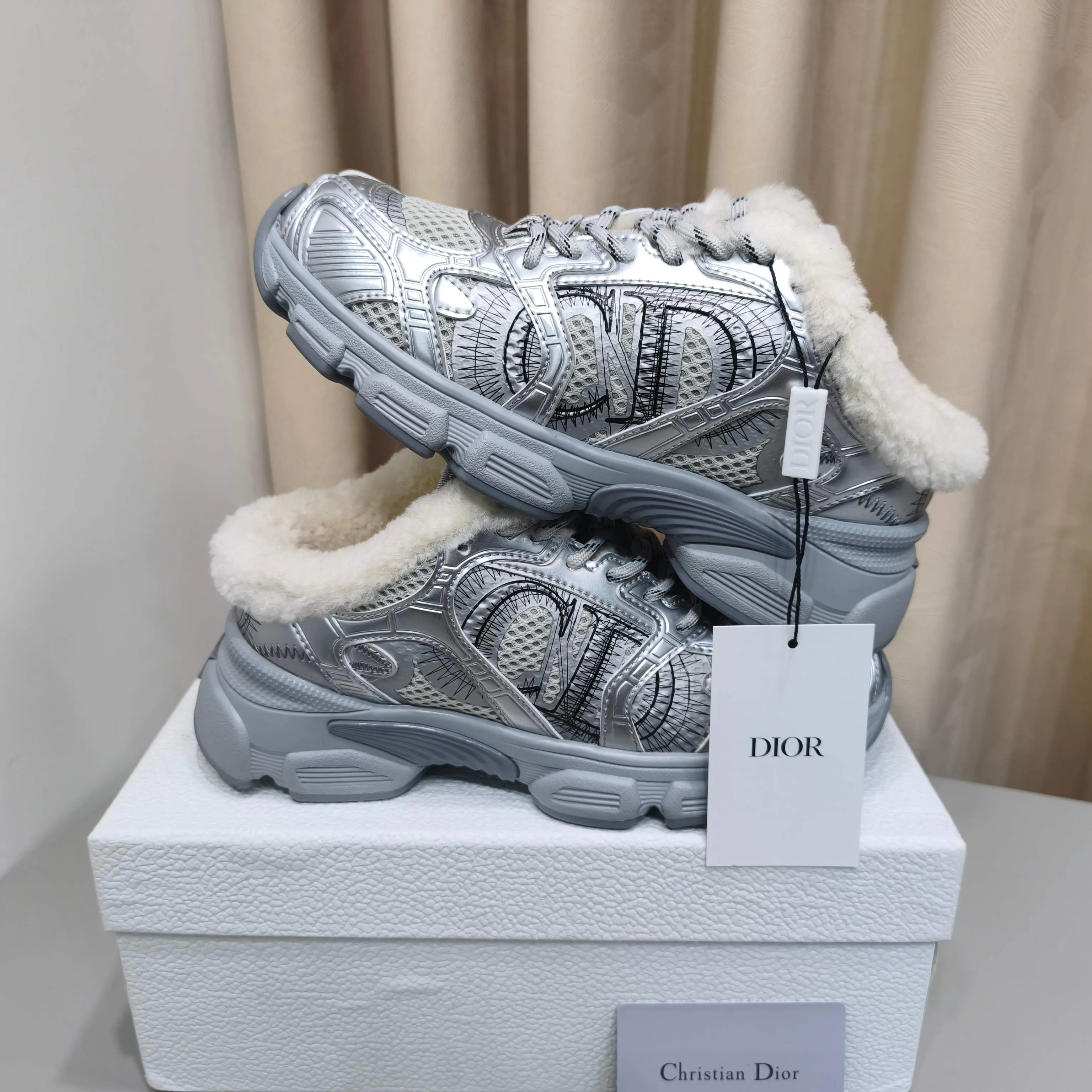 Кроссовки Женские Christian Dior 17988714