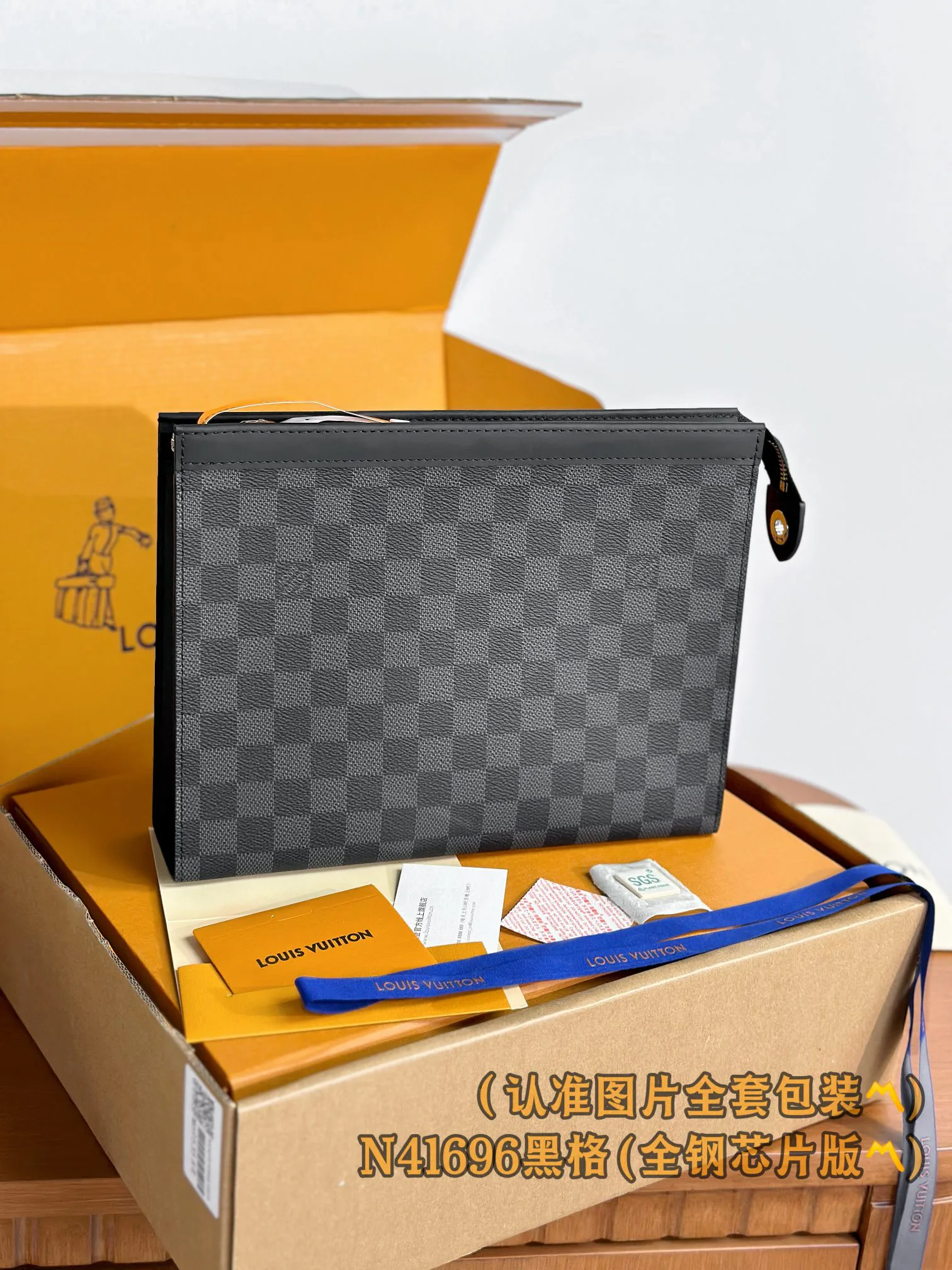 Клатчи Женские Louis Vuitton 18148141