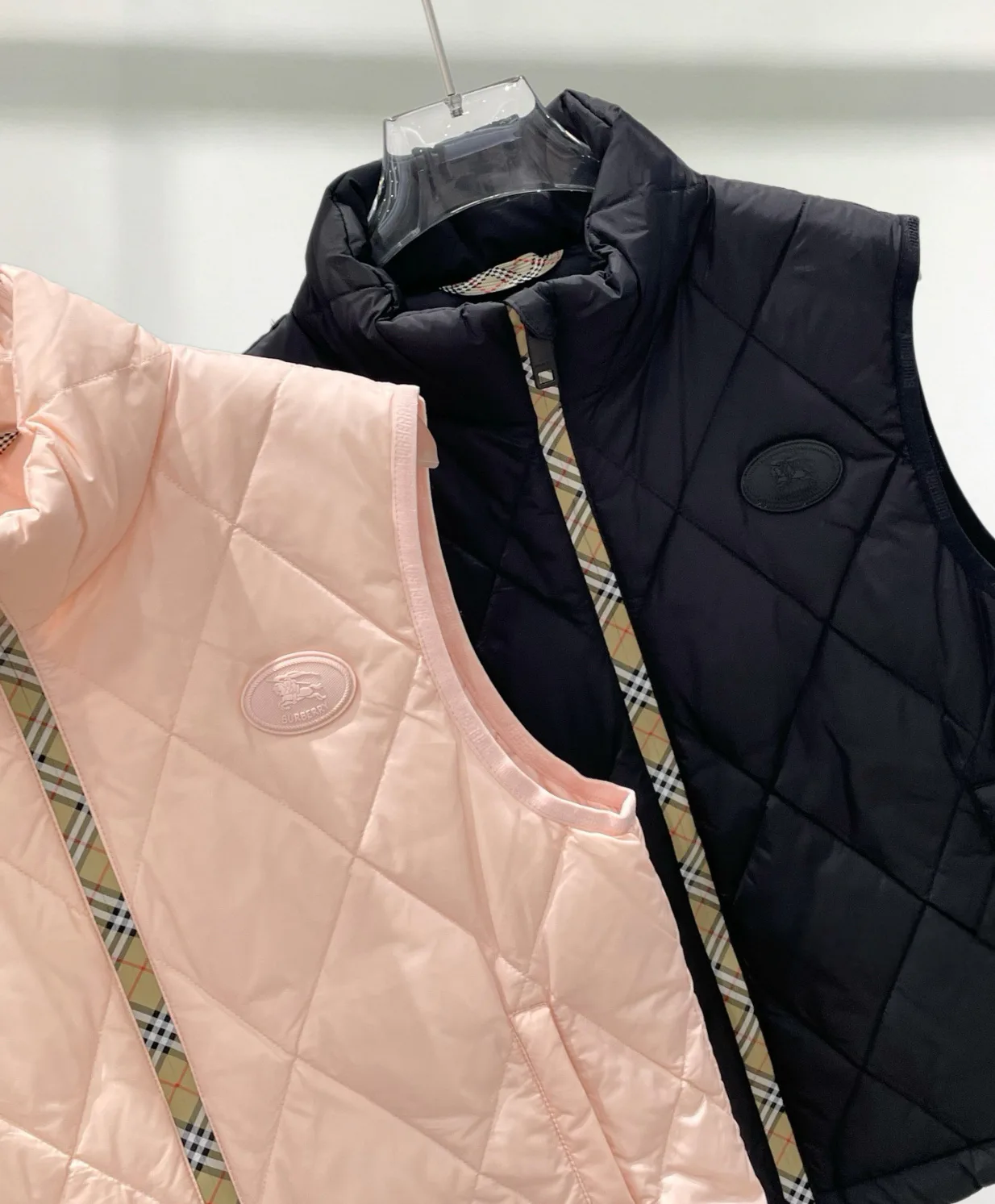 Жилеты Женские Burberry 18566244