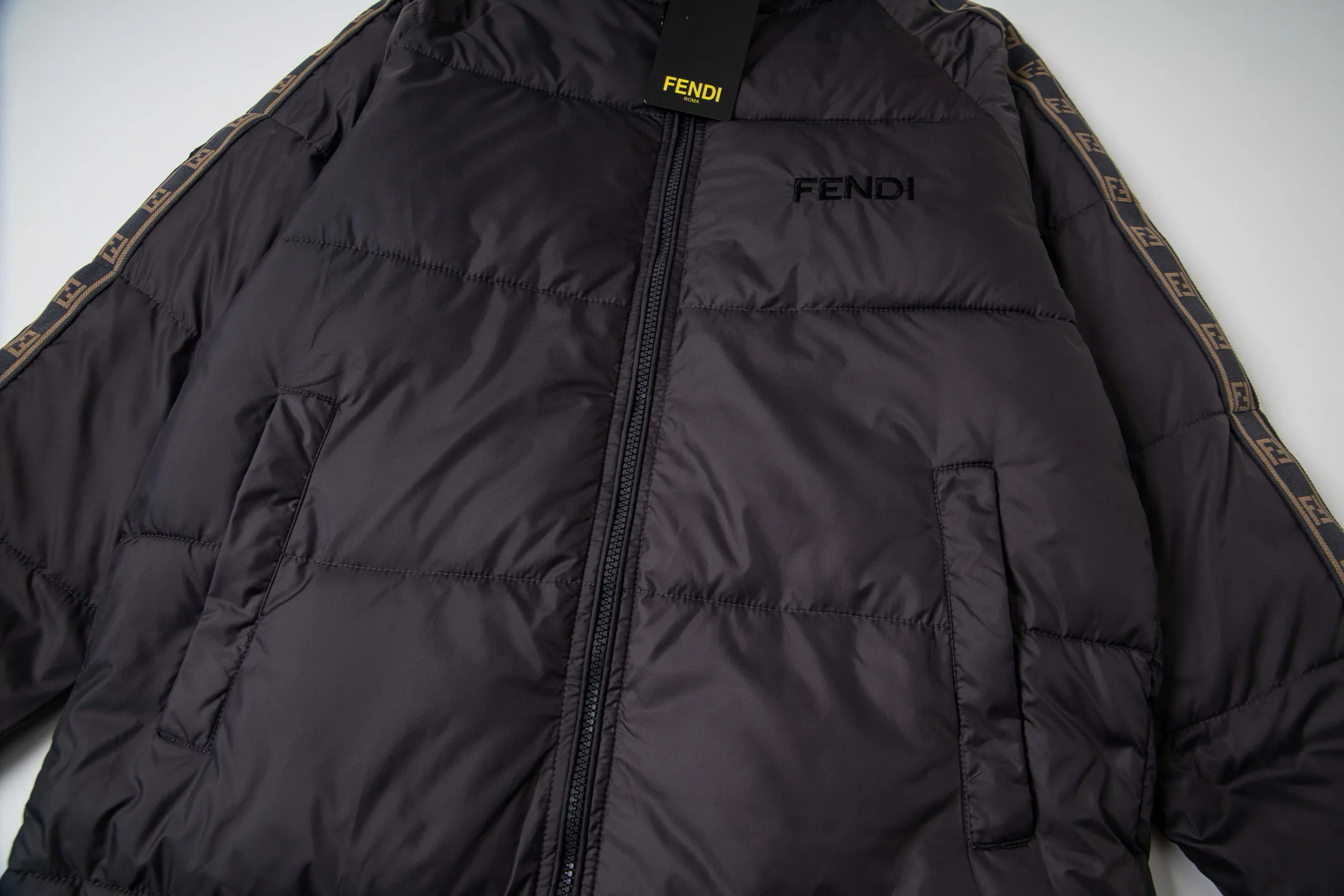 Куртки И Пуховики Женские Fendi 362365