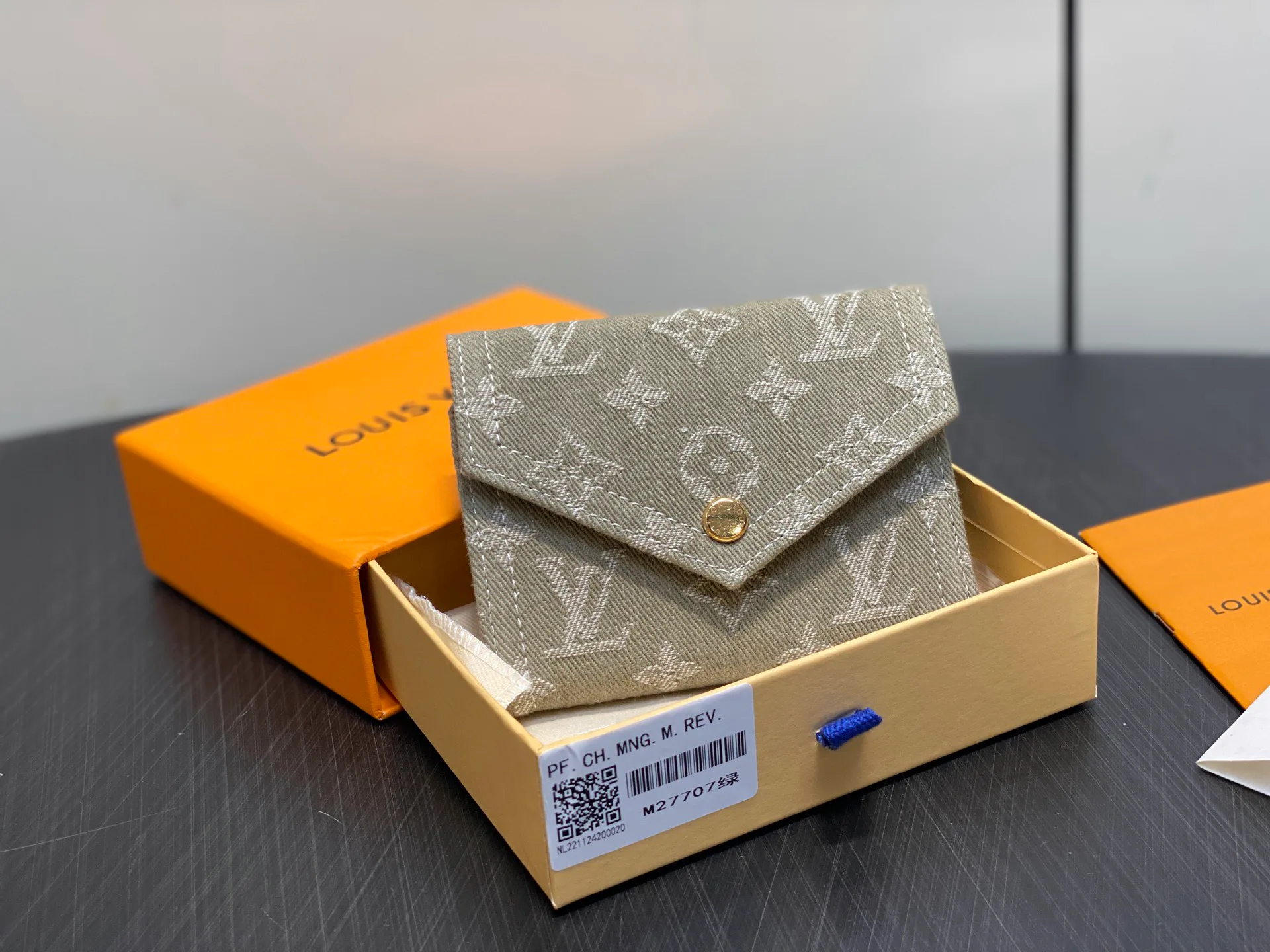 Клатчи Женские Louis Vuitton 12978380
