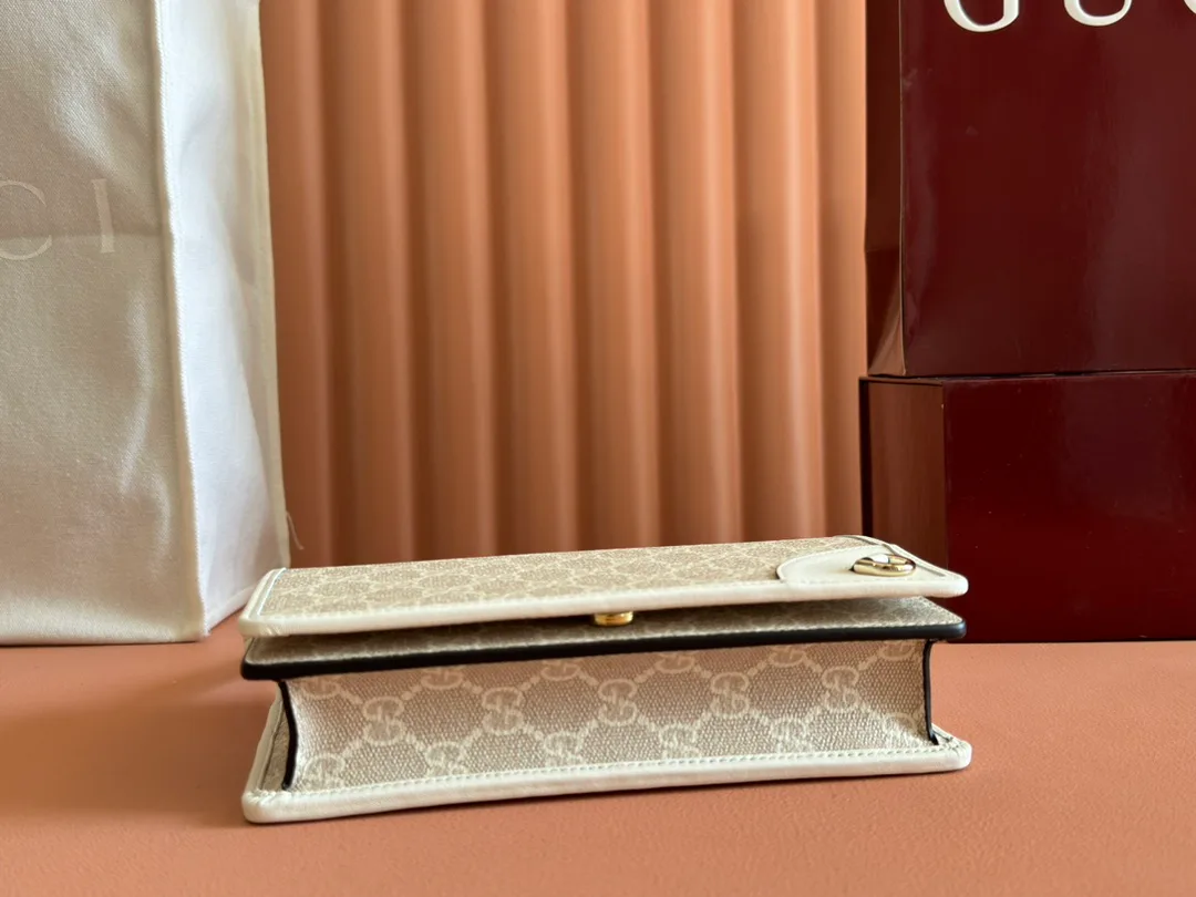 Классические Сумки Женские Gucci 11565792