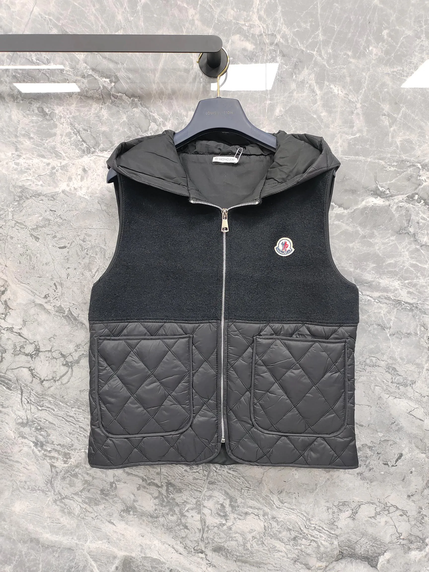 Жилеты Женские Moncler 18743555
