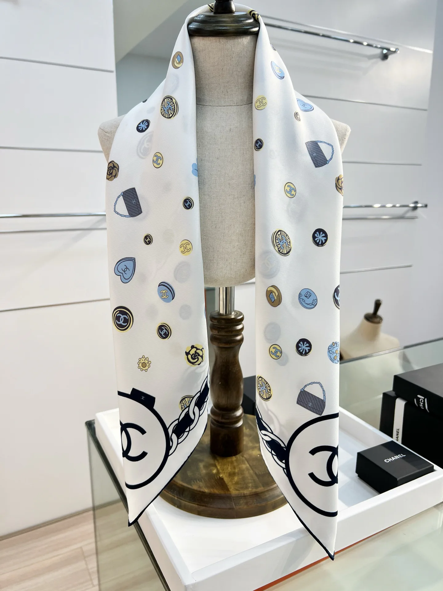 Платки Chanel 1883220