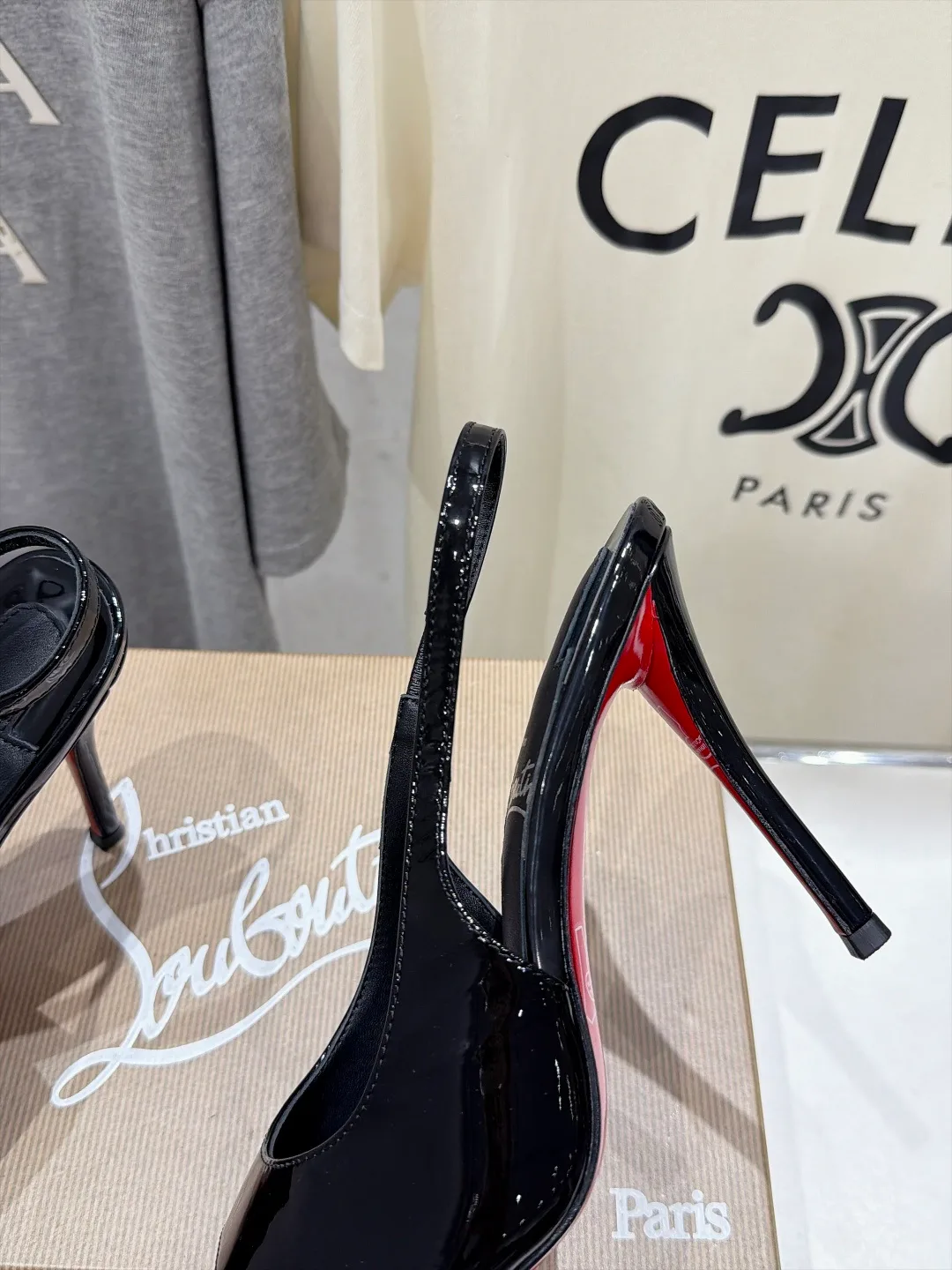 Босоножки Женские Christian Louboutin 19465660