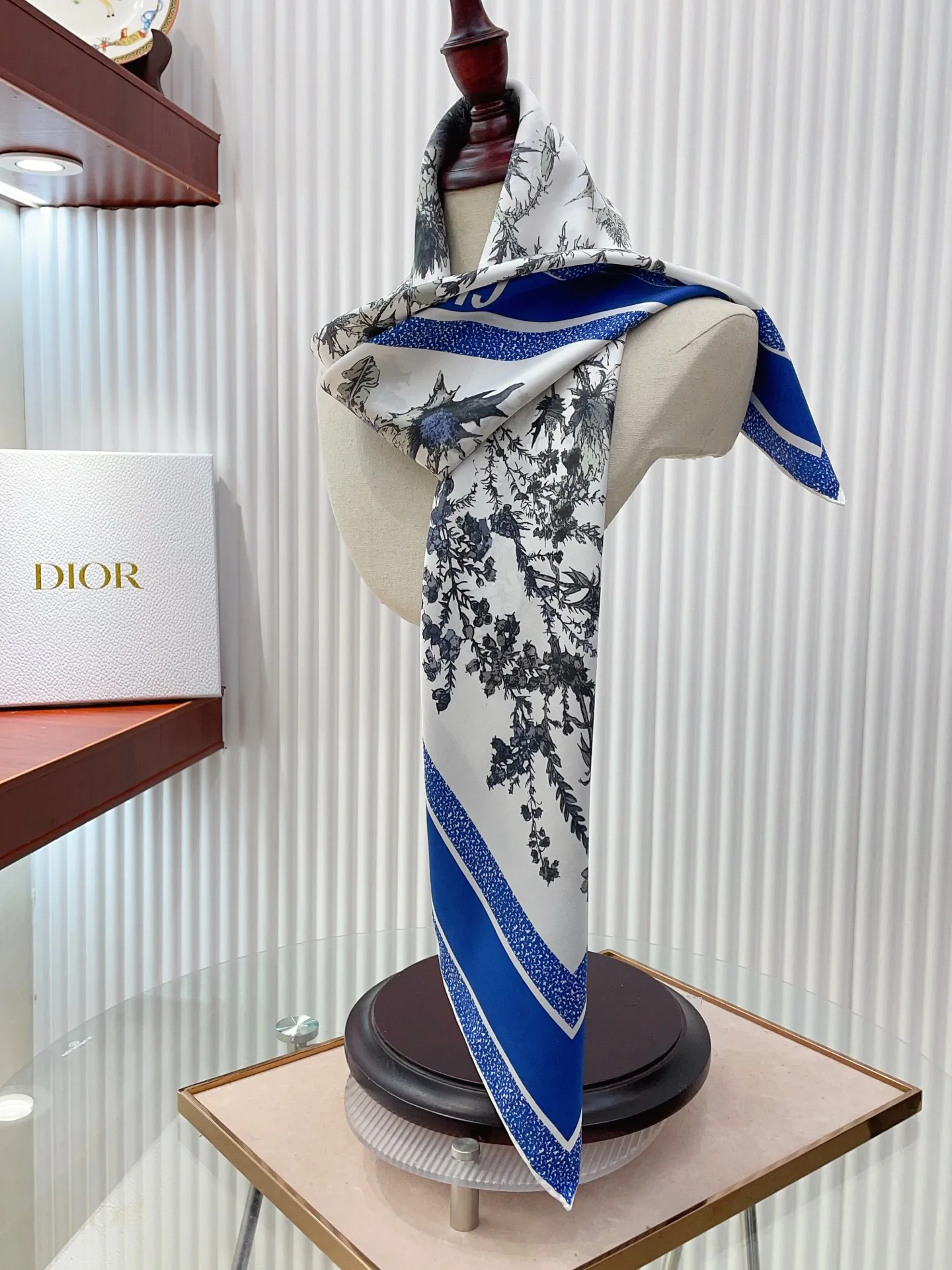 Платки Christian Dior 10191