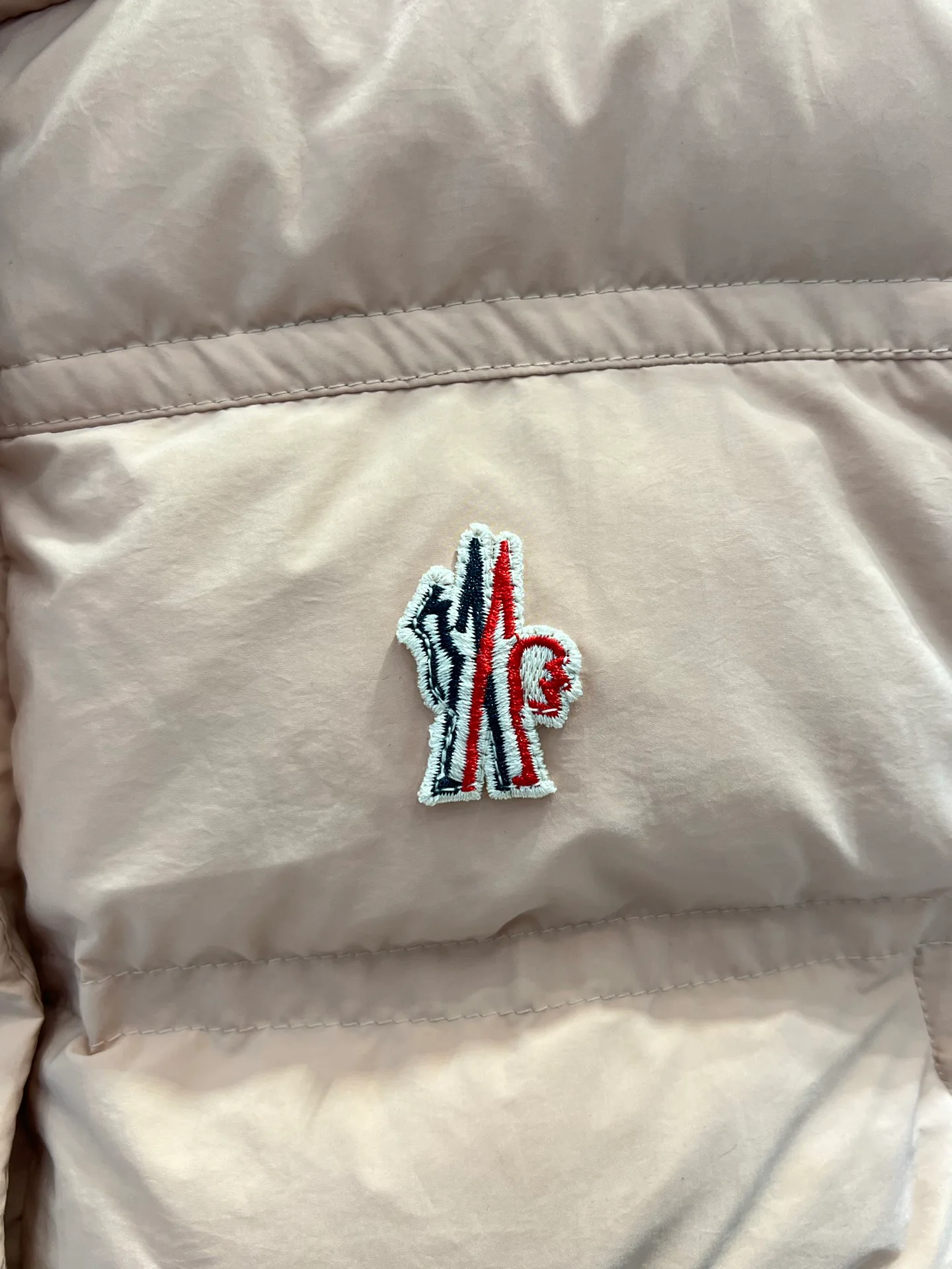 Жилеты Женские Moncler 18346160