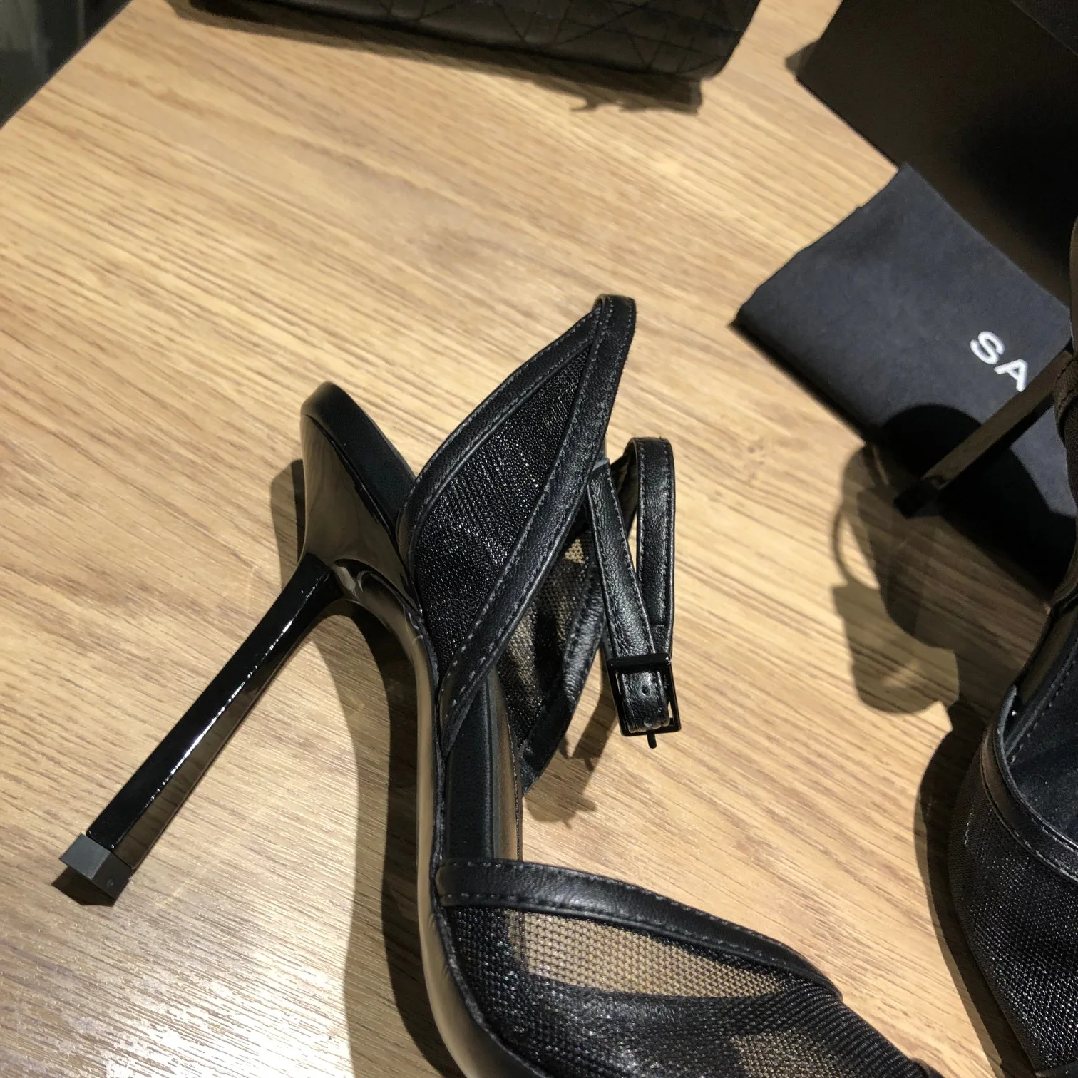 Босоножки Женские Saint Laurent 11220470