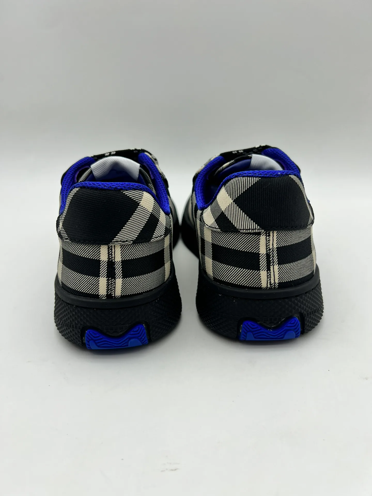 Кроссовки Женские Burberry 19103961