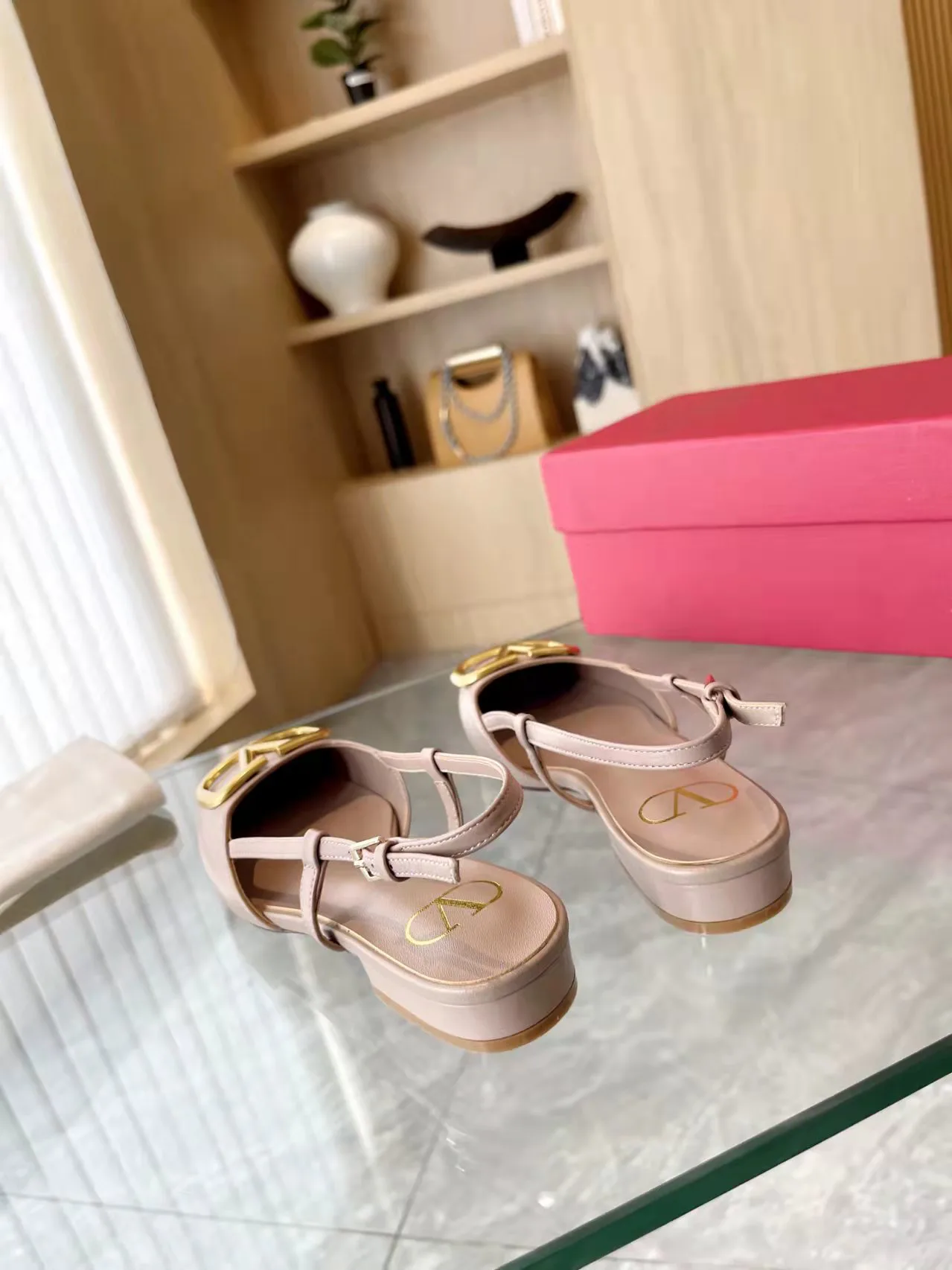 Босоножки Женские Valentino 11602194