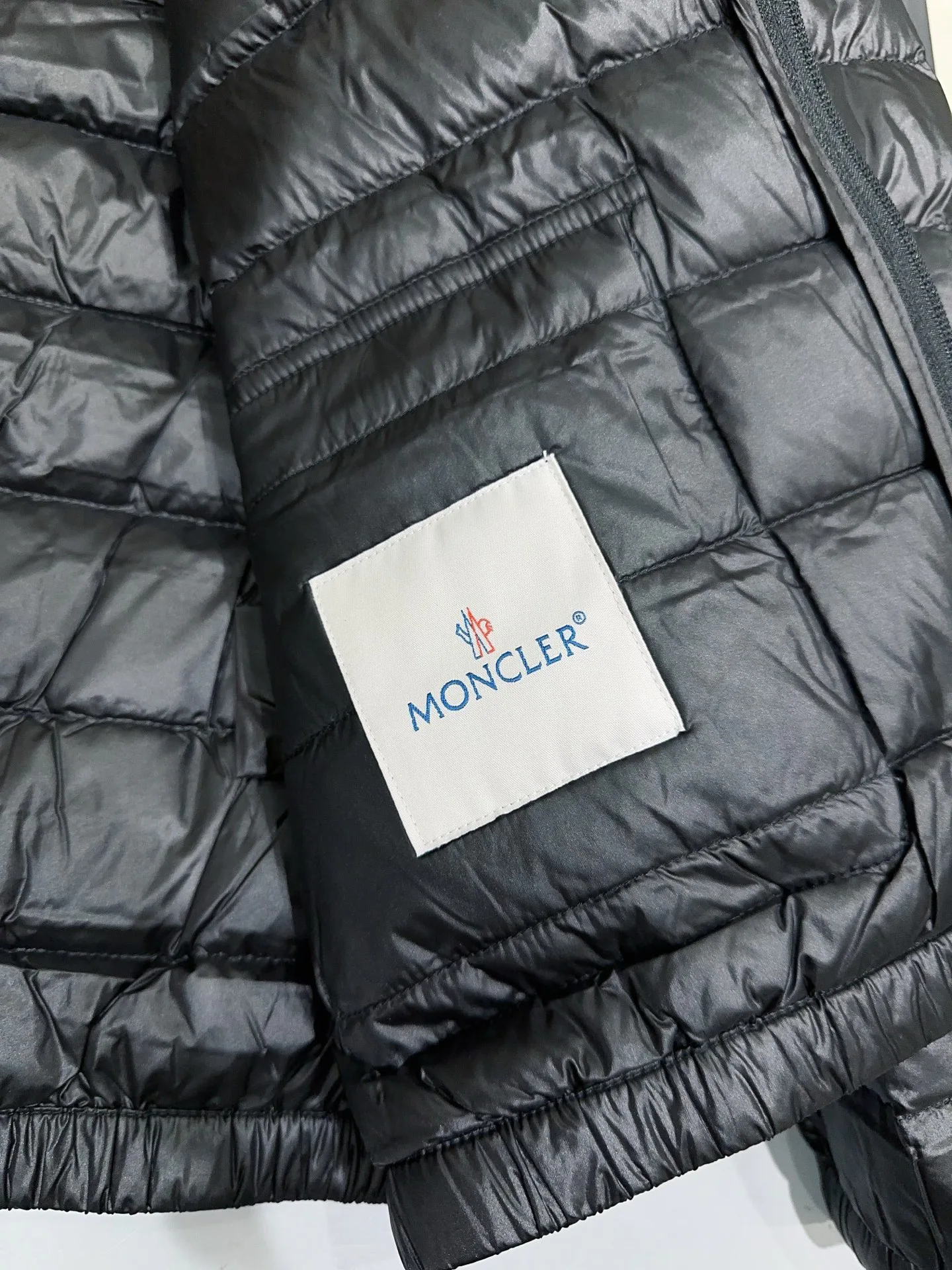 Куртки И Пуховики Женские Moncler 19084321
