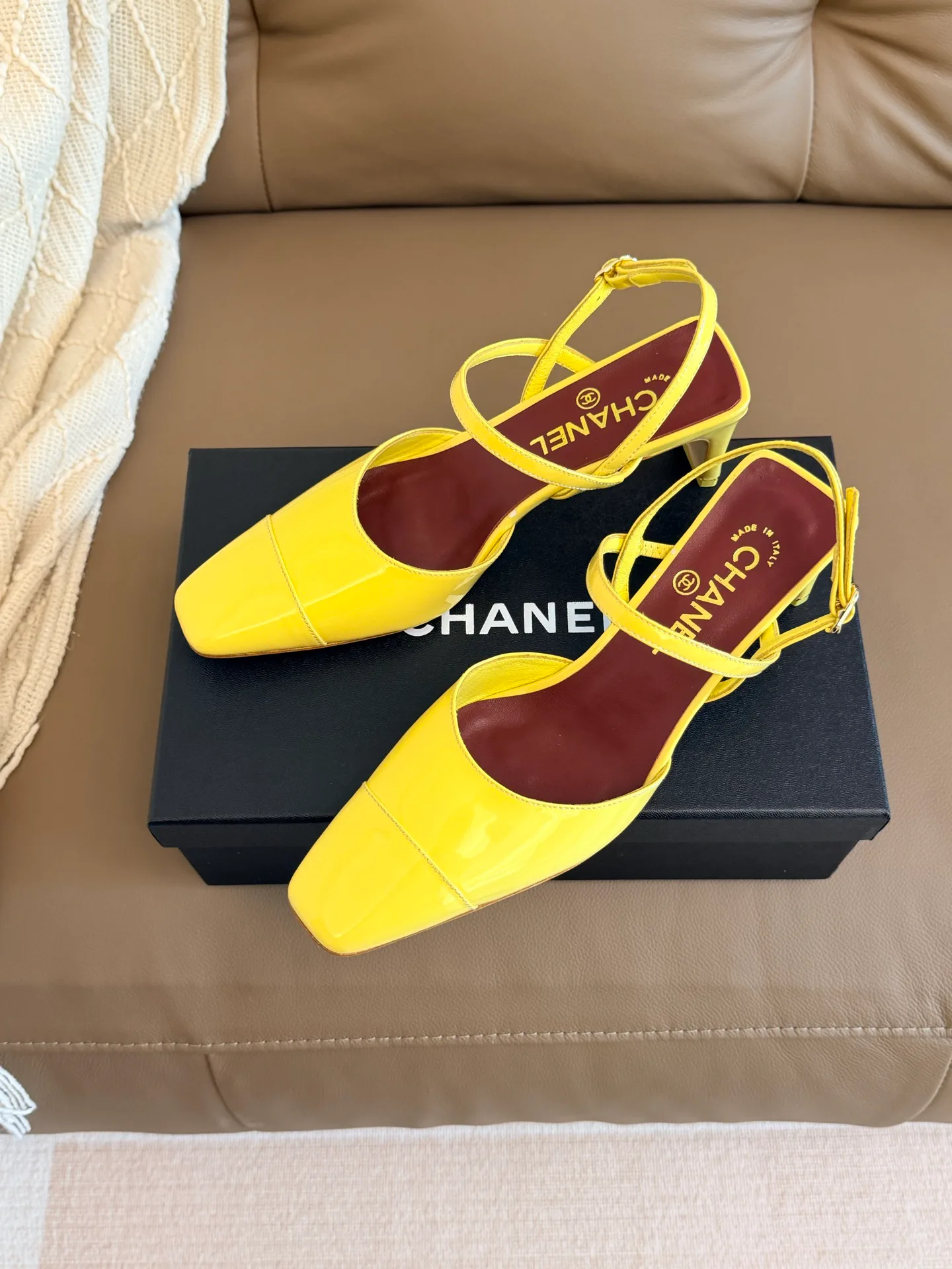 Босоножки Женские Chanel 17510576