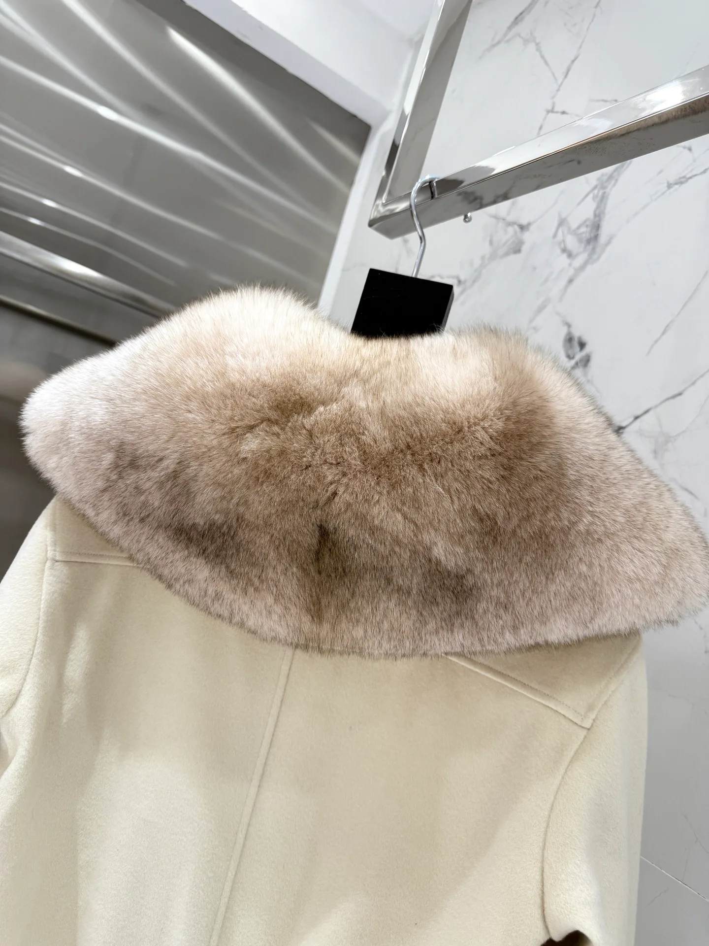 Куртки И Пуховики Женские Loro Piana 18699804