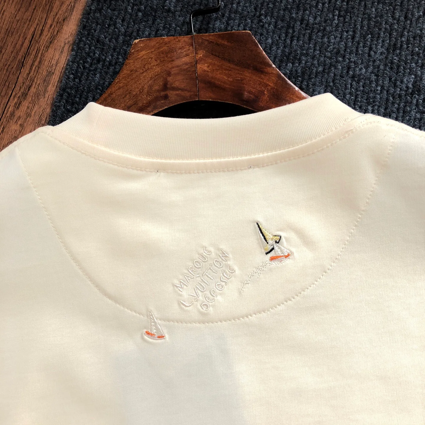 Футболки Женские Louis Vuitton 10542497