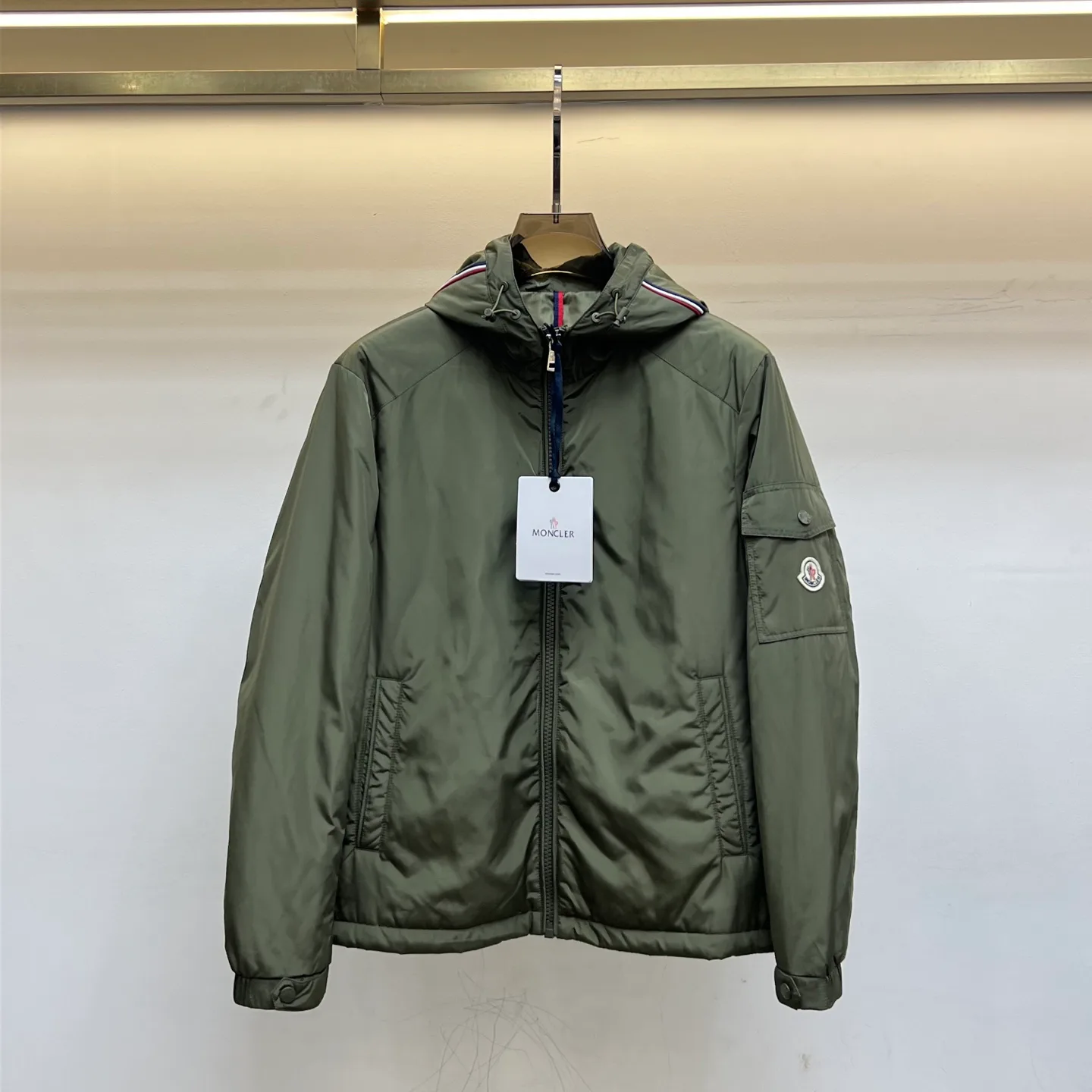 Куртки И Пуховики Женские Moncler 17340733