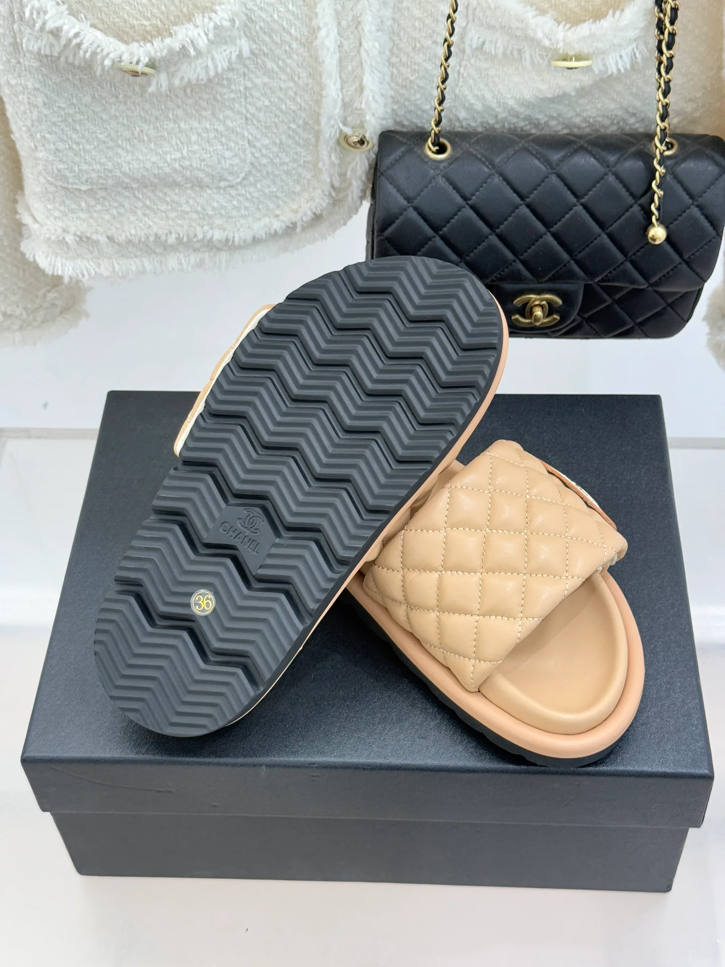 Шлепанцы Женские Chanel 11167410