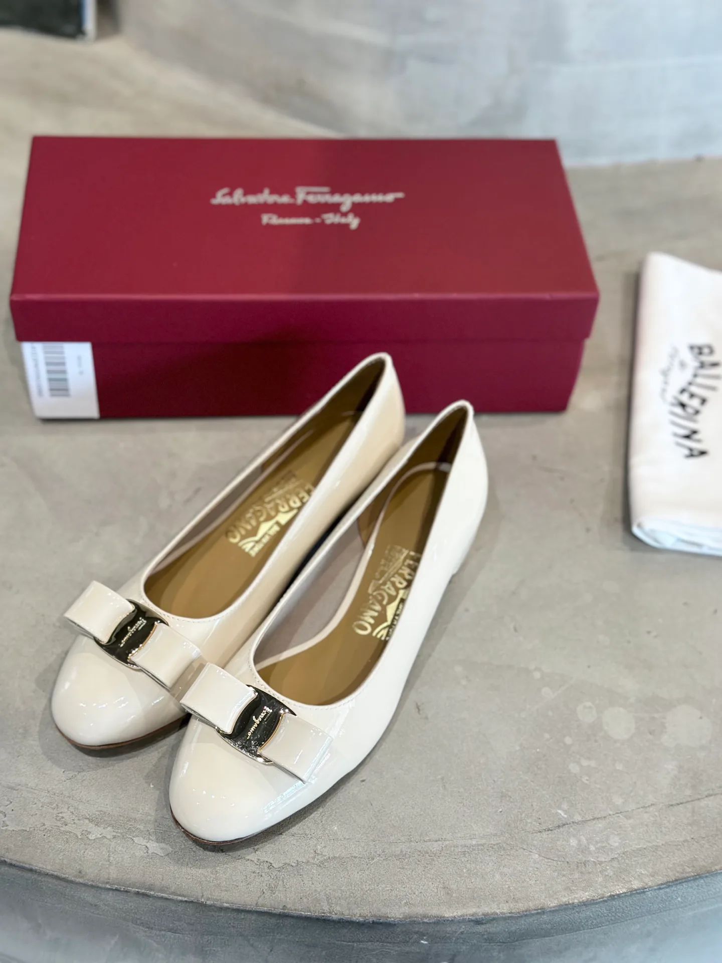 Туфли Женские Salvatore Ferragamo 18340703