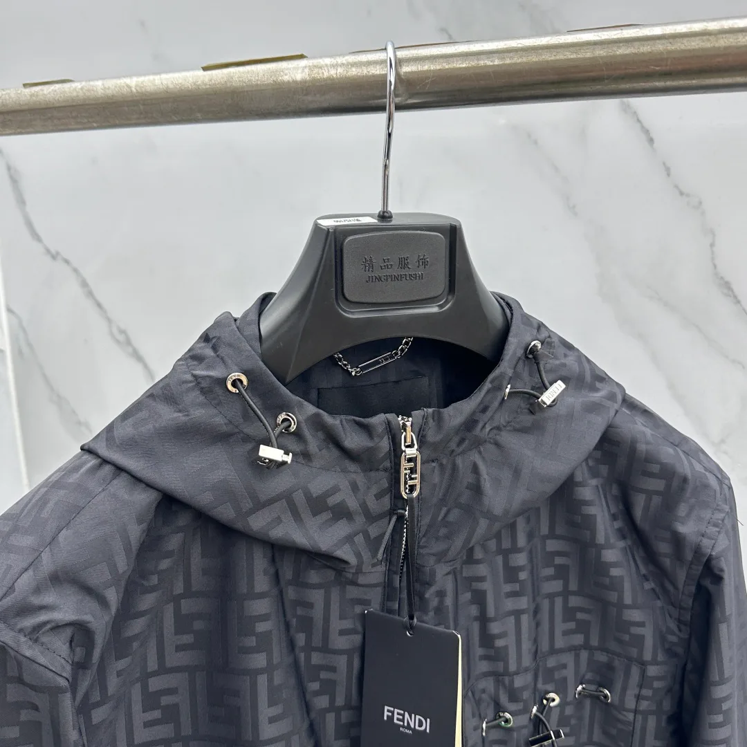 Куртки И Пуховики Мужские Fendi 18246795