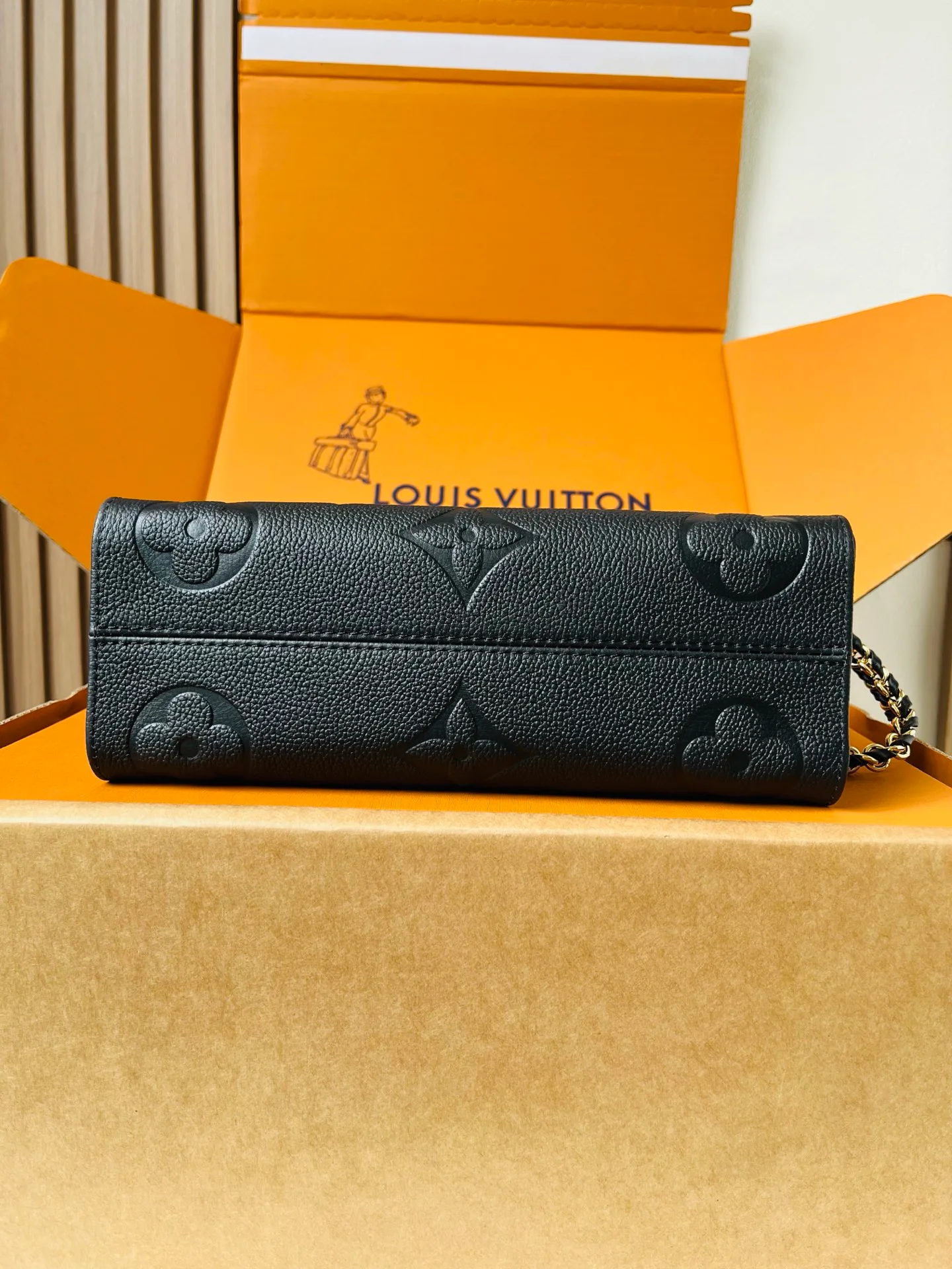 Классические Сумки Женские Louis Vuitton 12860030