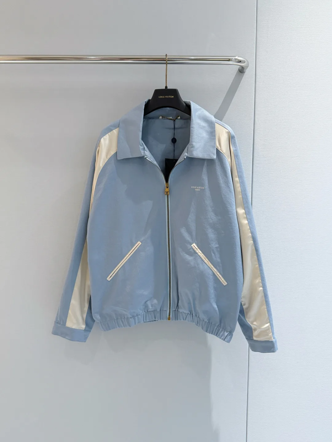 Куртки И Пуховики Женские Louis Vuitton 17218081