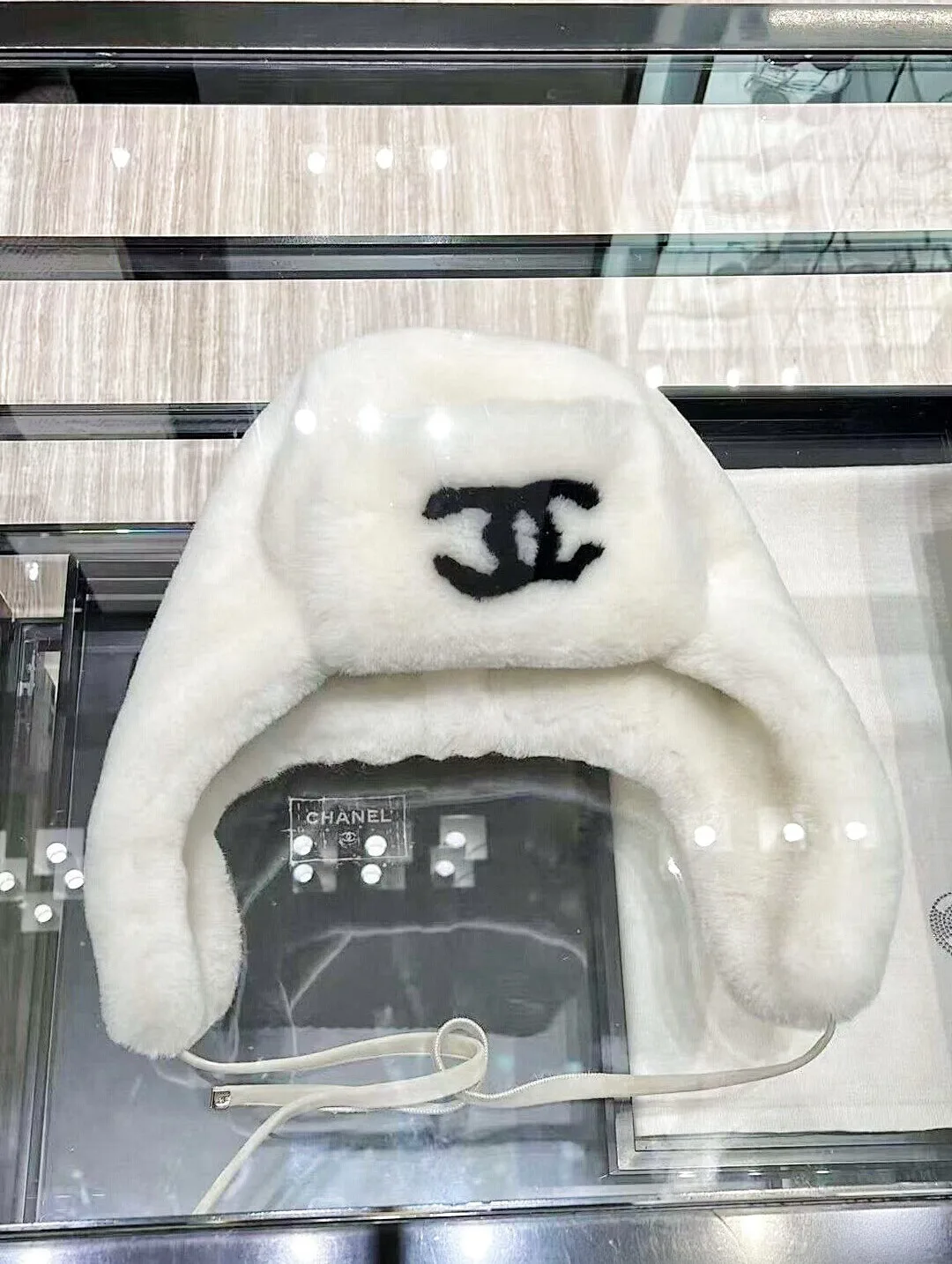 Головные Уборы Chanel 18347937