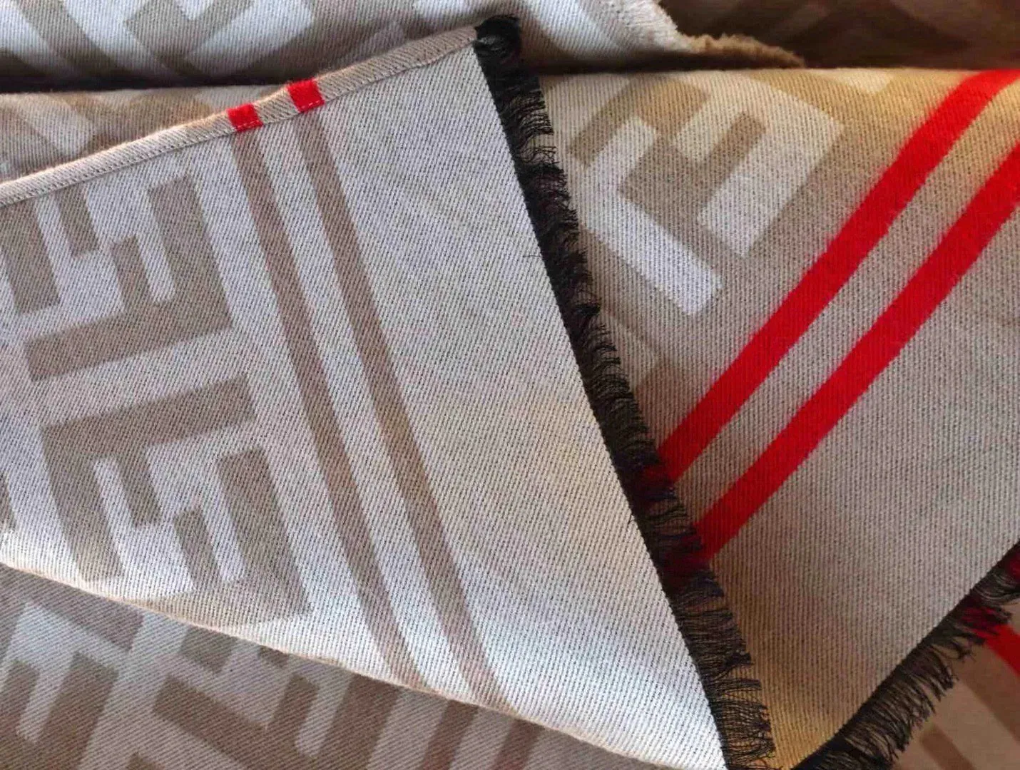 Шарфы Fendi 567474