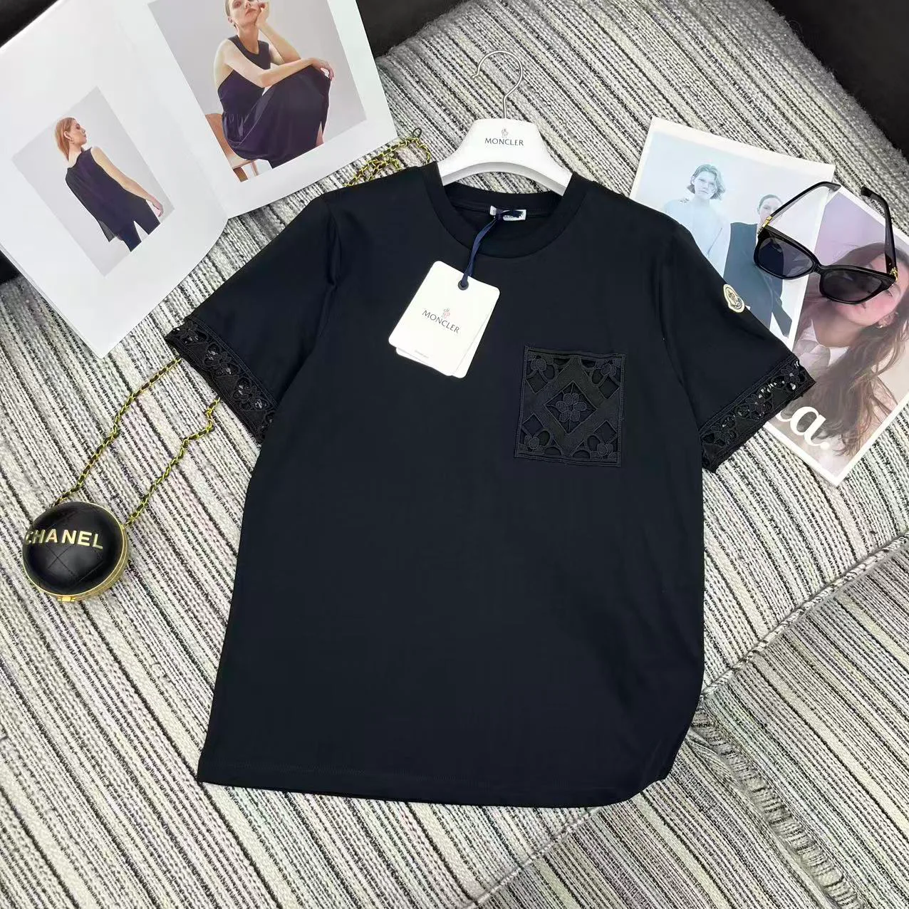 Футболки Женские Moncler 11897989