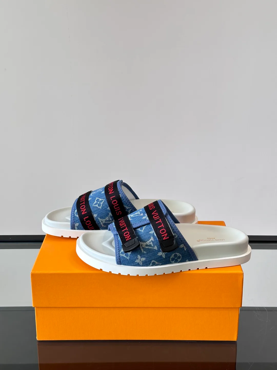 Шлепанцы Мужские Louis Vuitton 74030