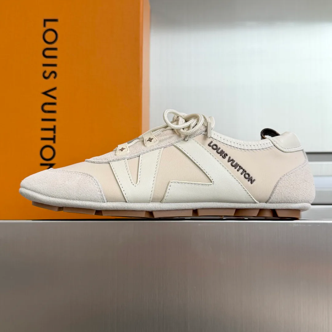 Кроссовки Женские Louis Vuitton 3134379