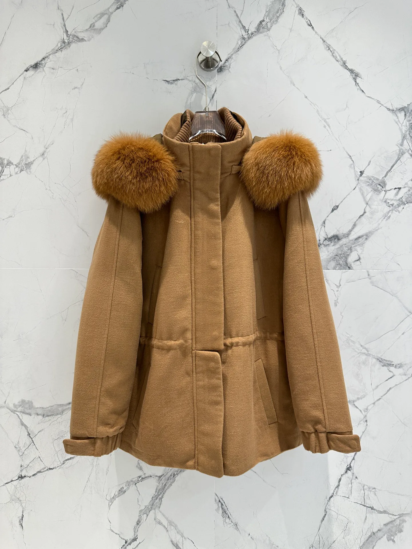 Куртки И Пуховики Женские Loro Piana 19474254