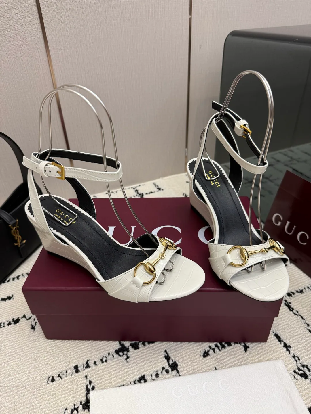 Босоножки Женские Gucci 18049070