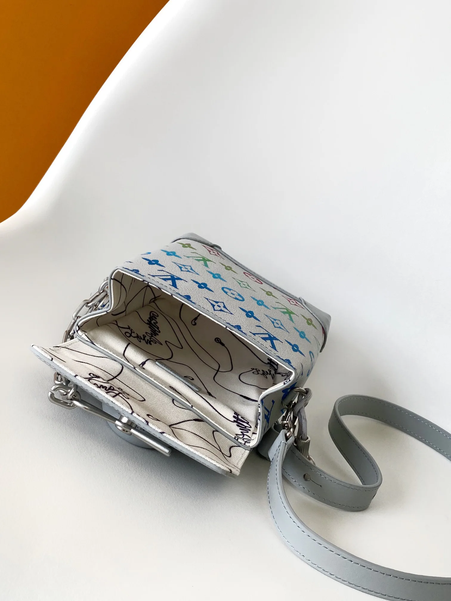 Сумки На Ремне Женские Louis Vuitton 11185395