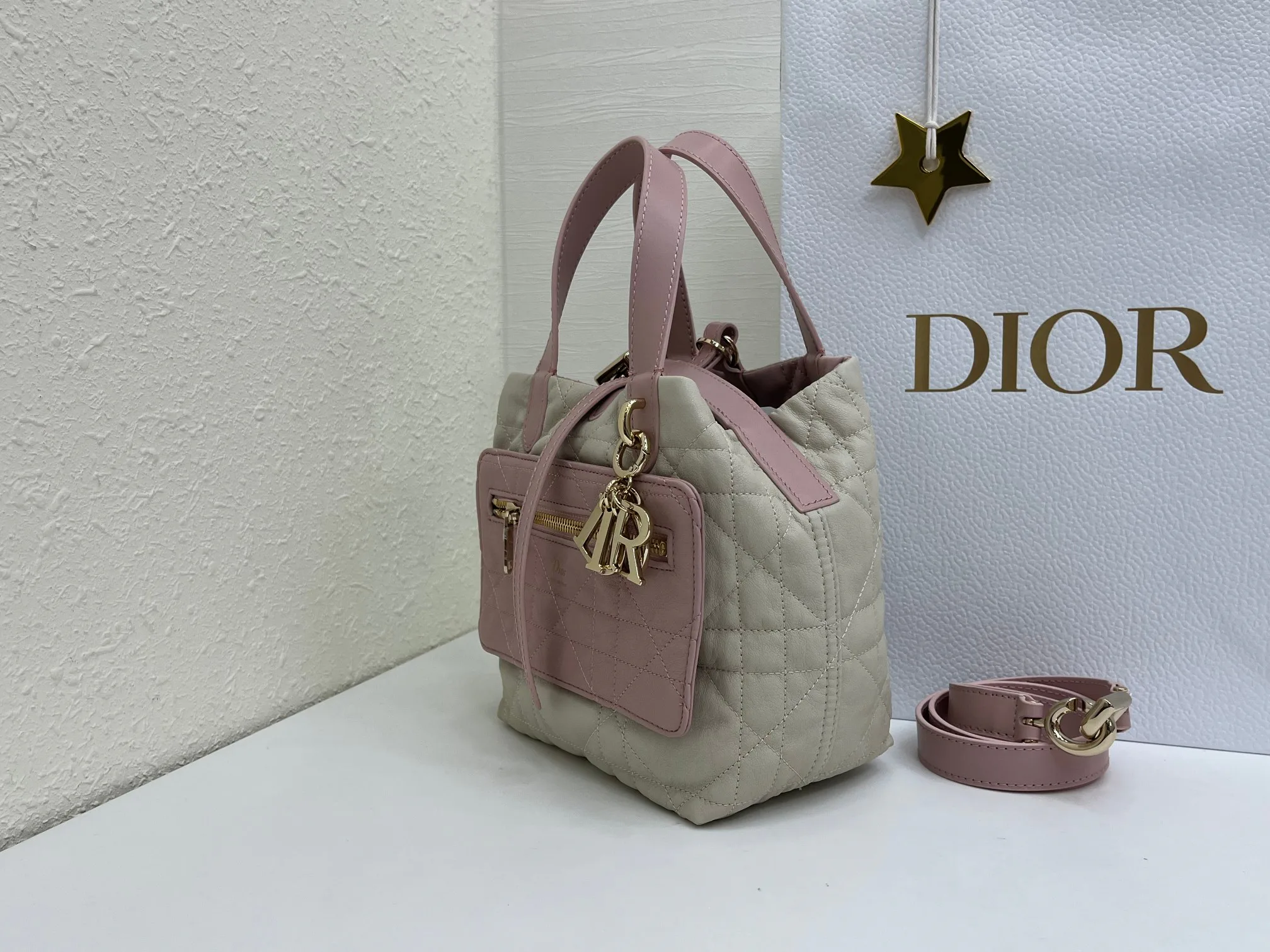 Классические Сумки Женские Christian Dior 17345152