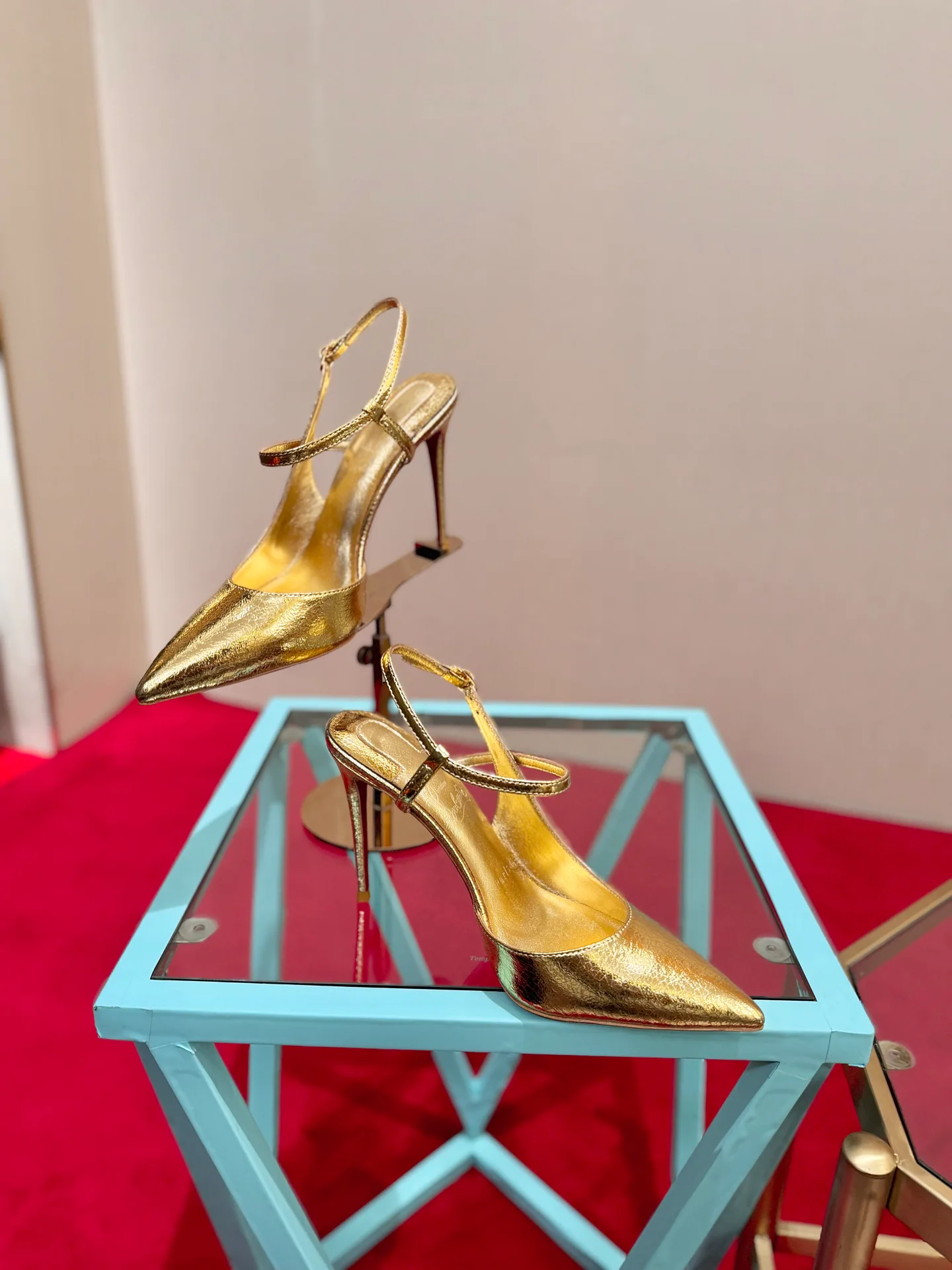 Туфли Женские Christian Louboutin 11648901