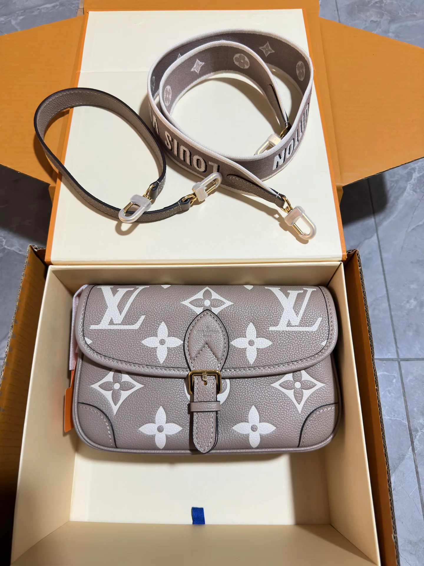 Классические Сумки Женские Louis Vuitton 16830633