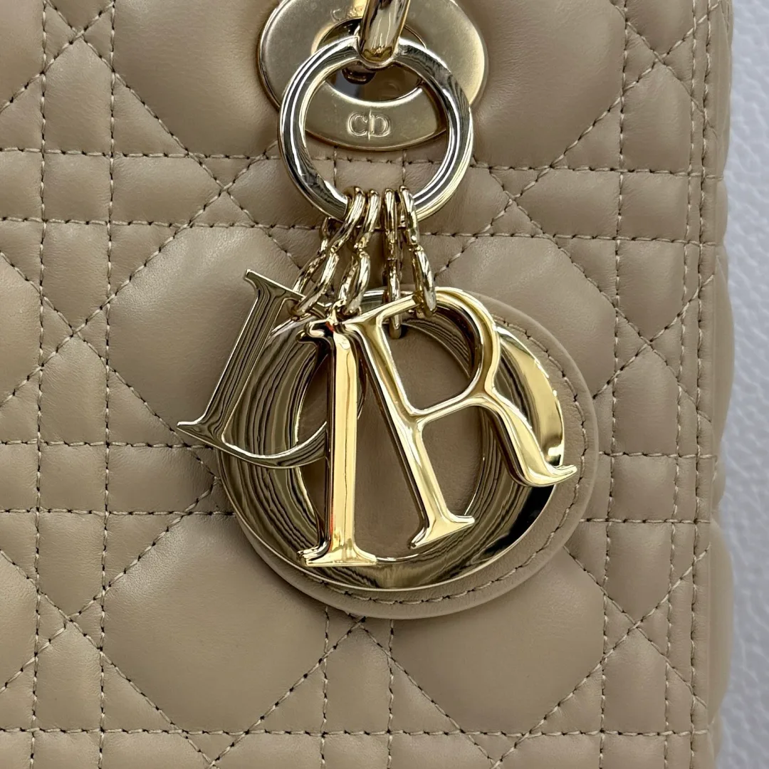 Классические Сумки Женские Christian Dior 12622360