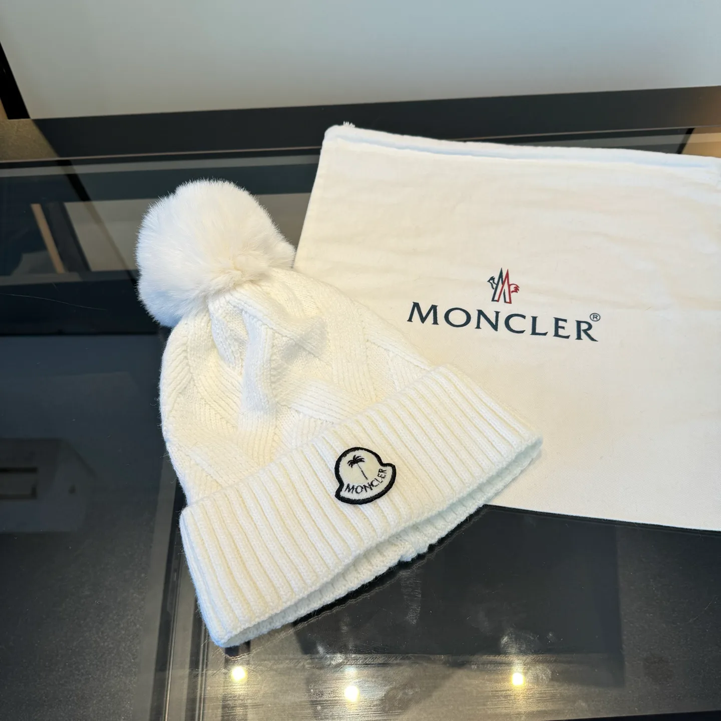Головные Уборы Moncler 240471