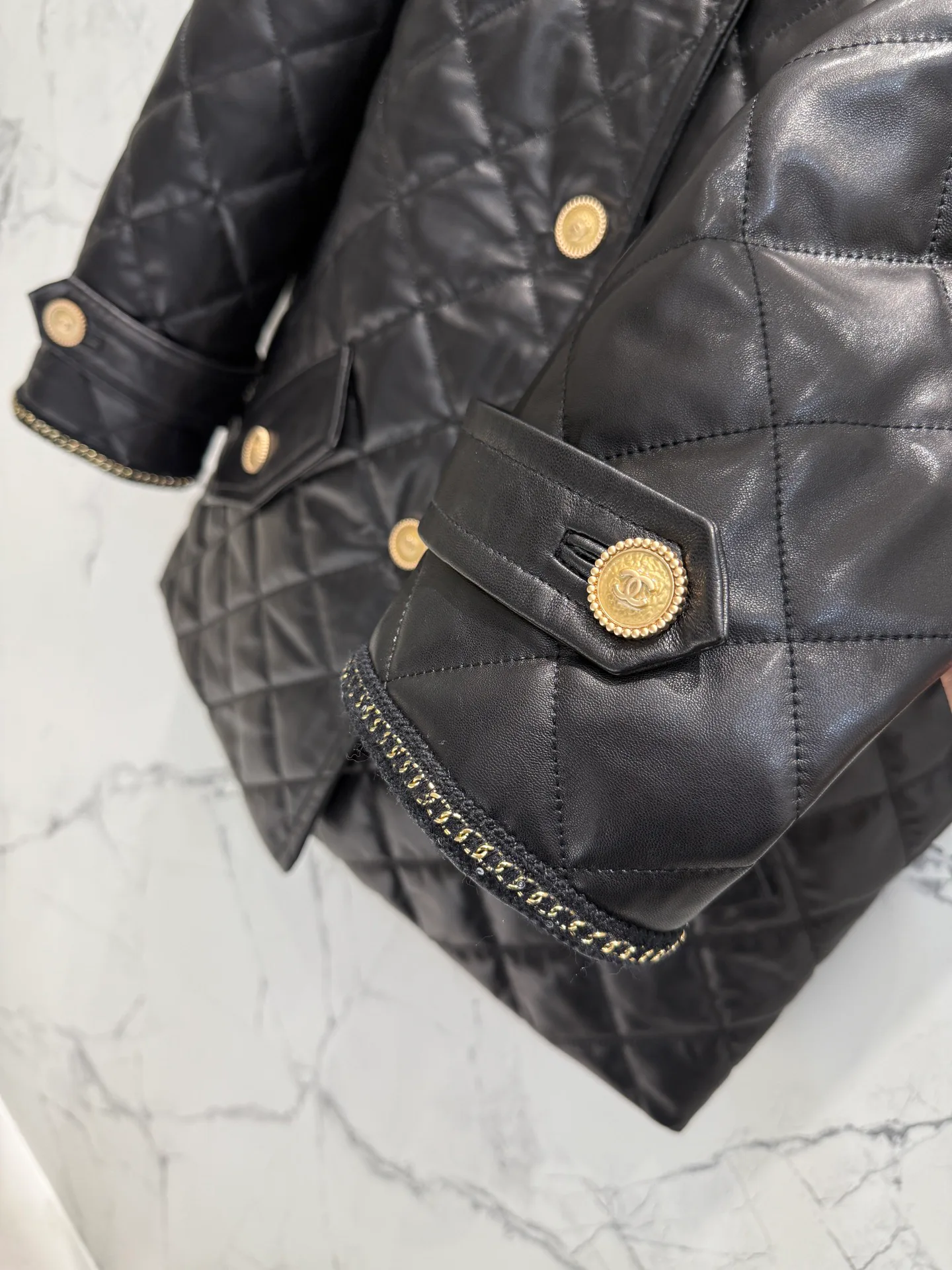 Кожаные Куртки И Дублёнки Женские Chanel 10624731