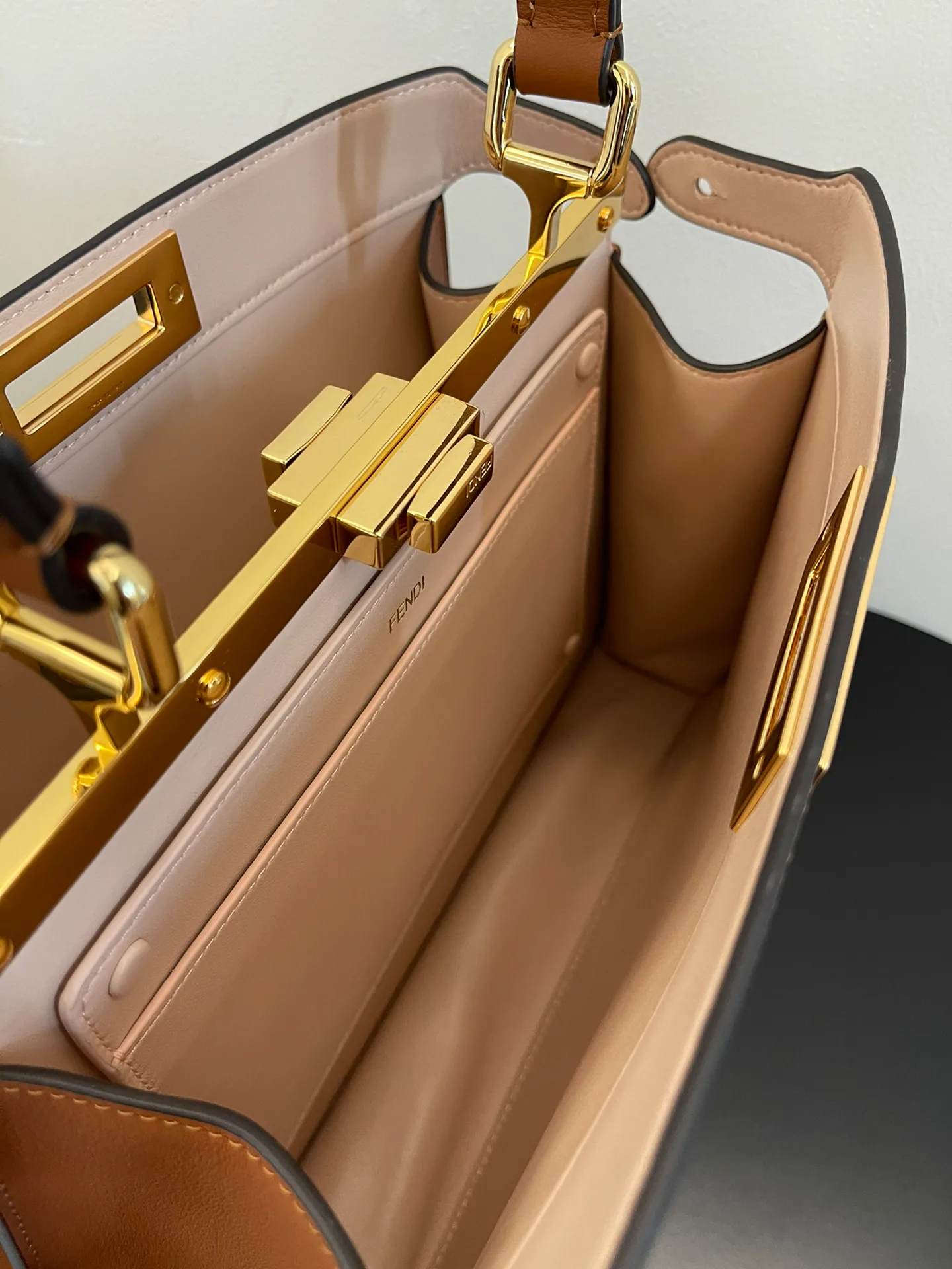 Классические Сумки Женские Fendi 13234512
