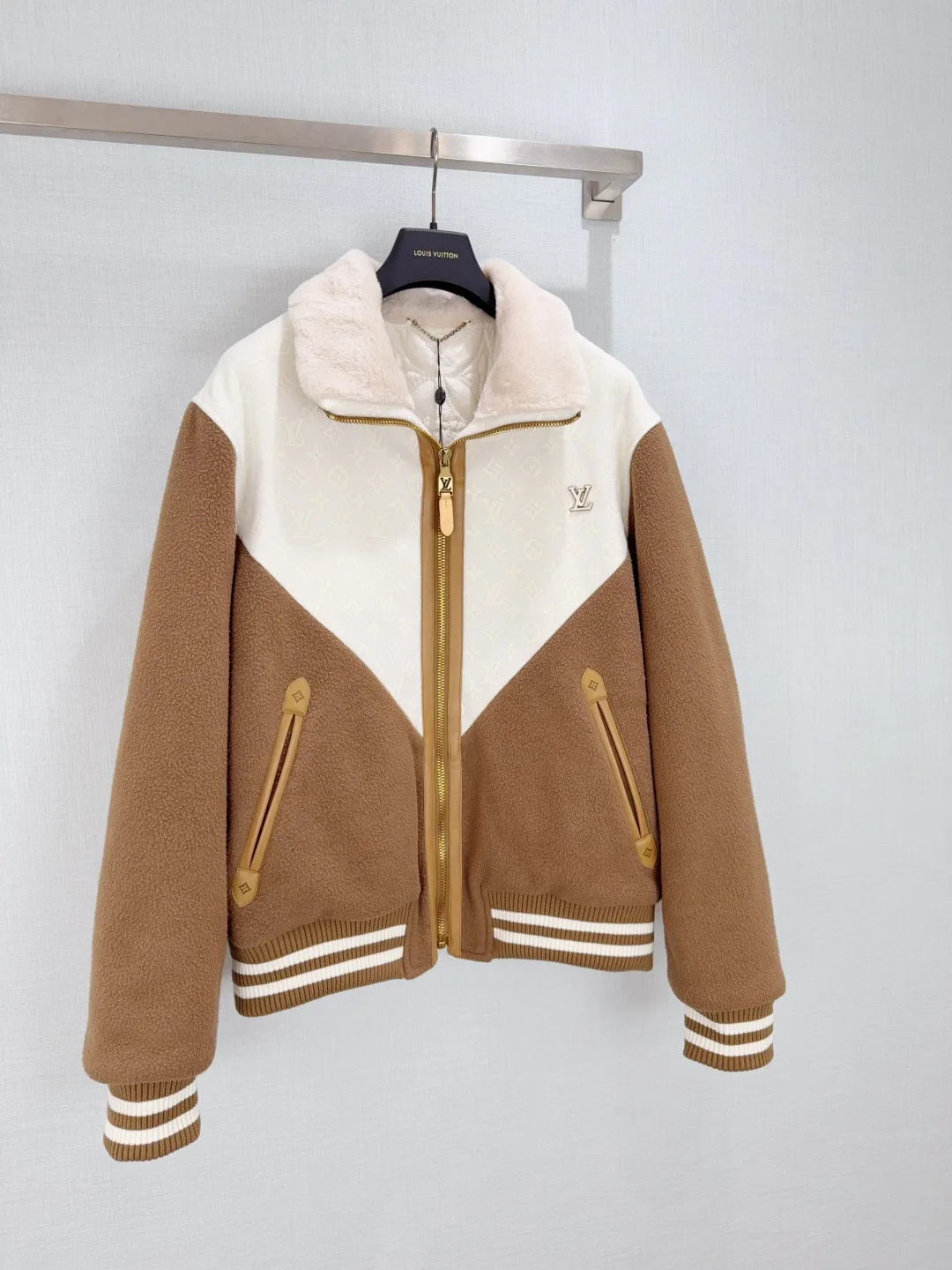 Куртки И Пуховики Женские Louis Vuitton 434410