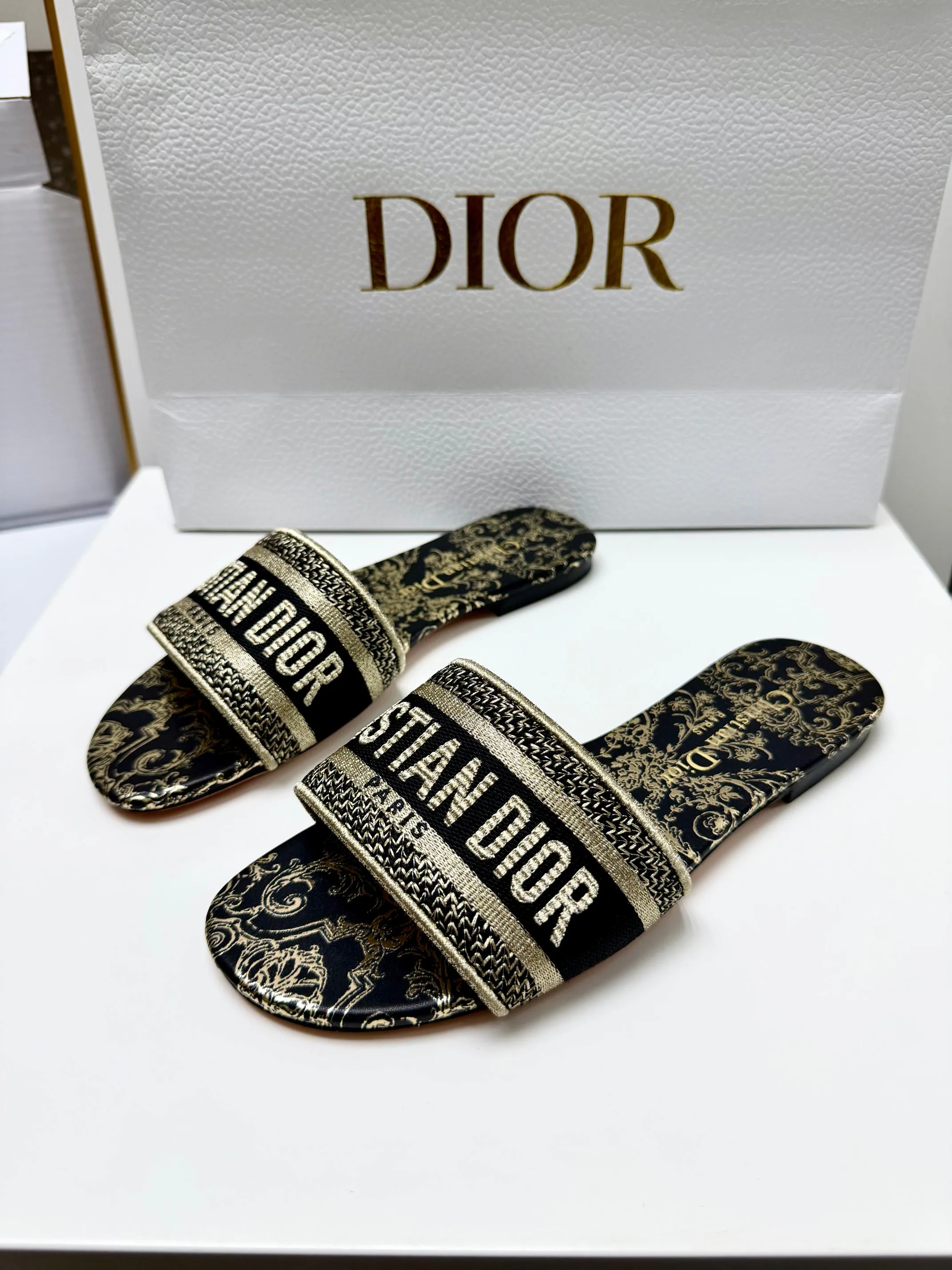 Тапочки Женские Christian Dior 12877368